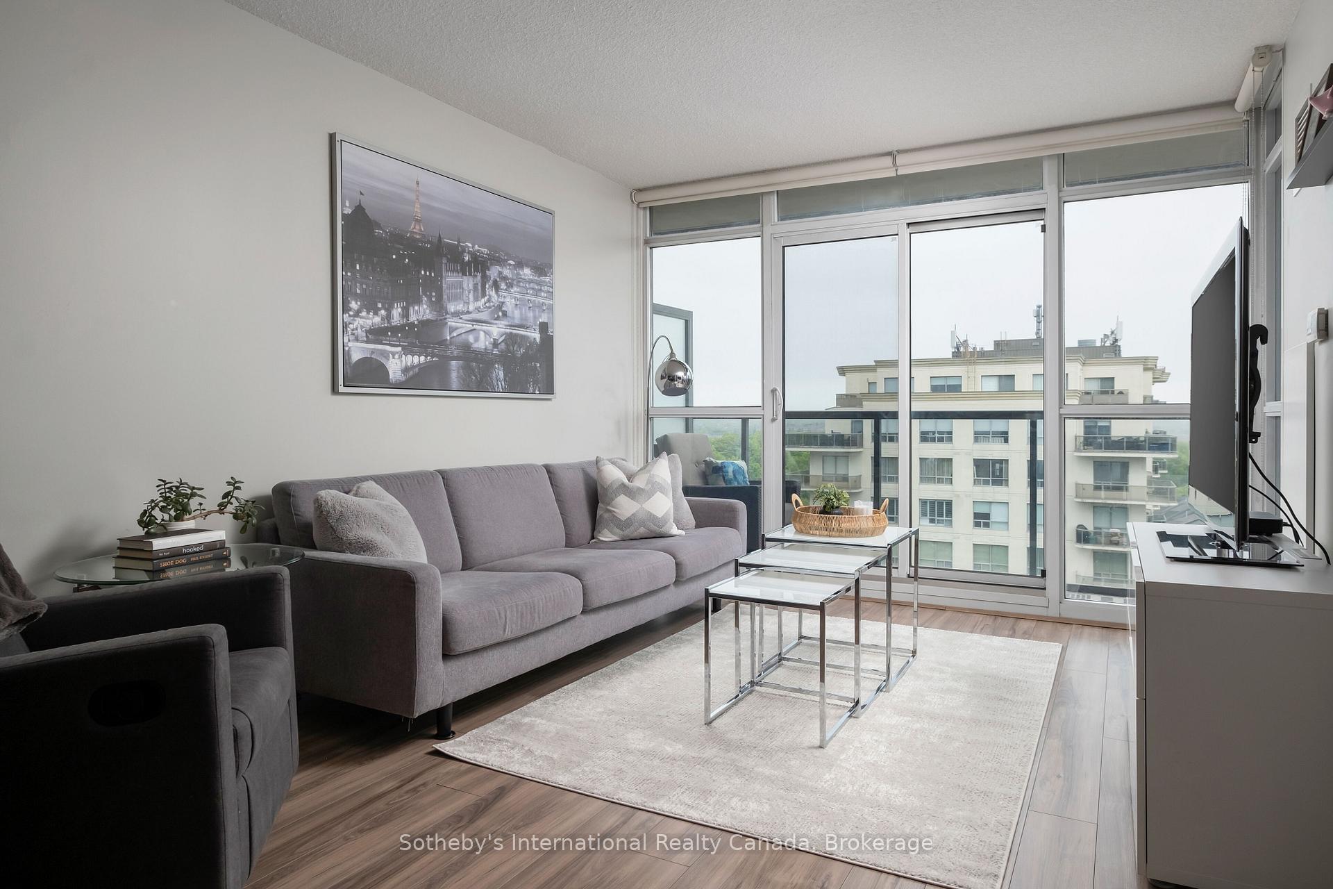 2 Bedrooms Condo at 1940 Ironstone, Burlington For sale