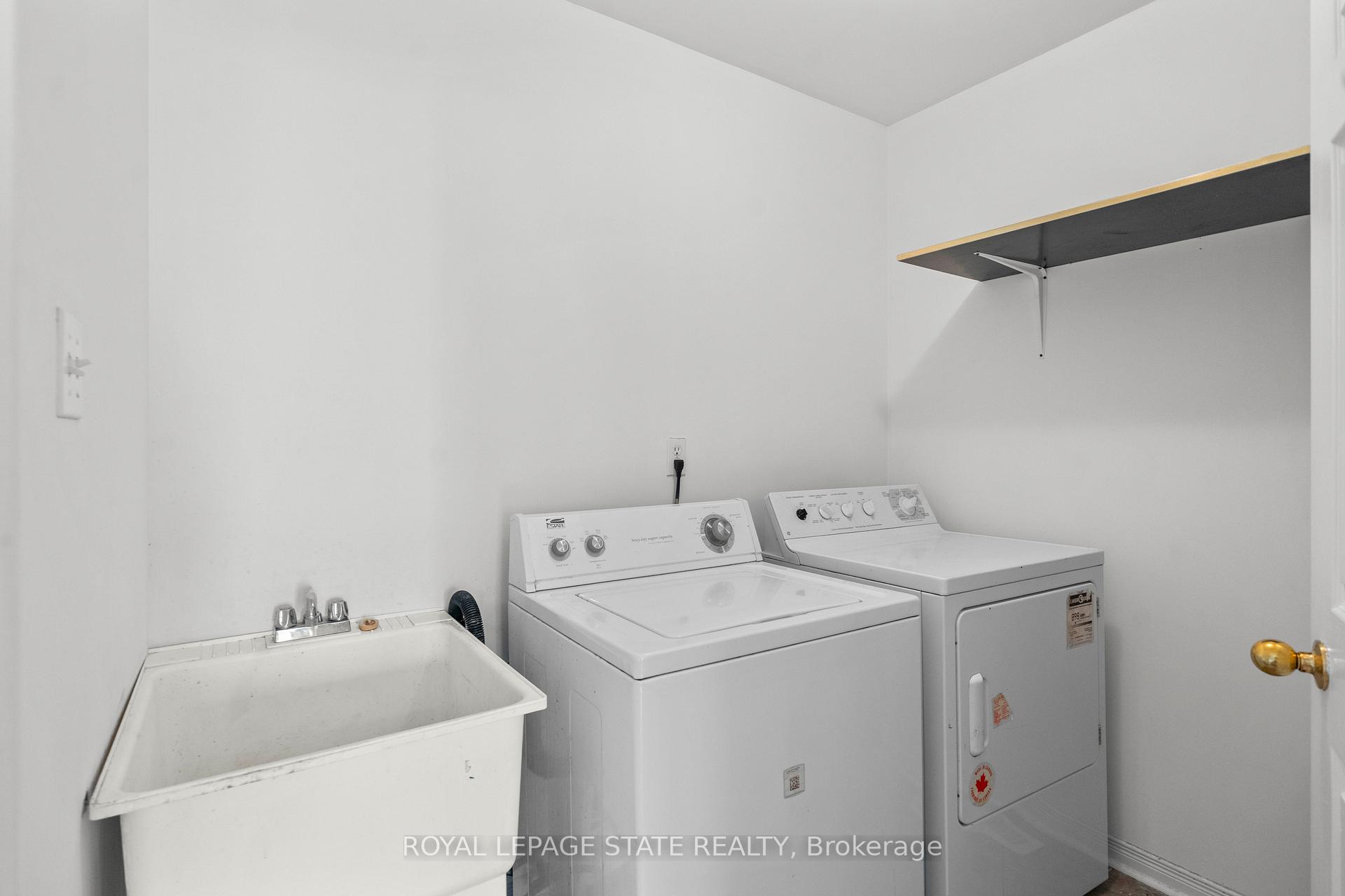 3 Bedrooms Condo at 5090 Fairview, Burlington For sale