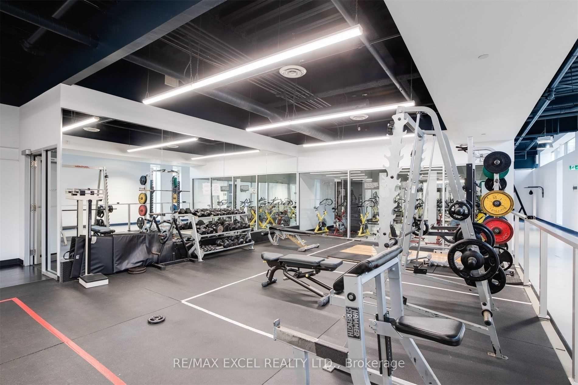 2 Bedrooms Condo at 35 Mariner, Toronto For sale