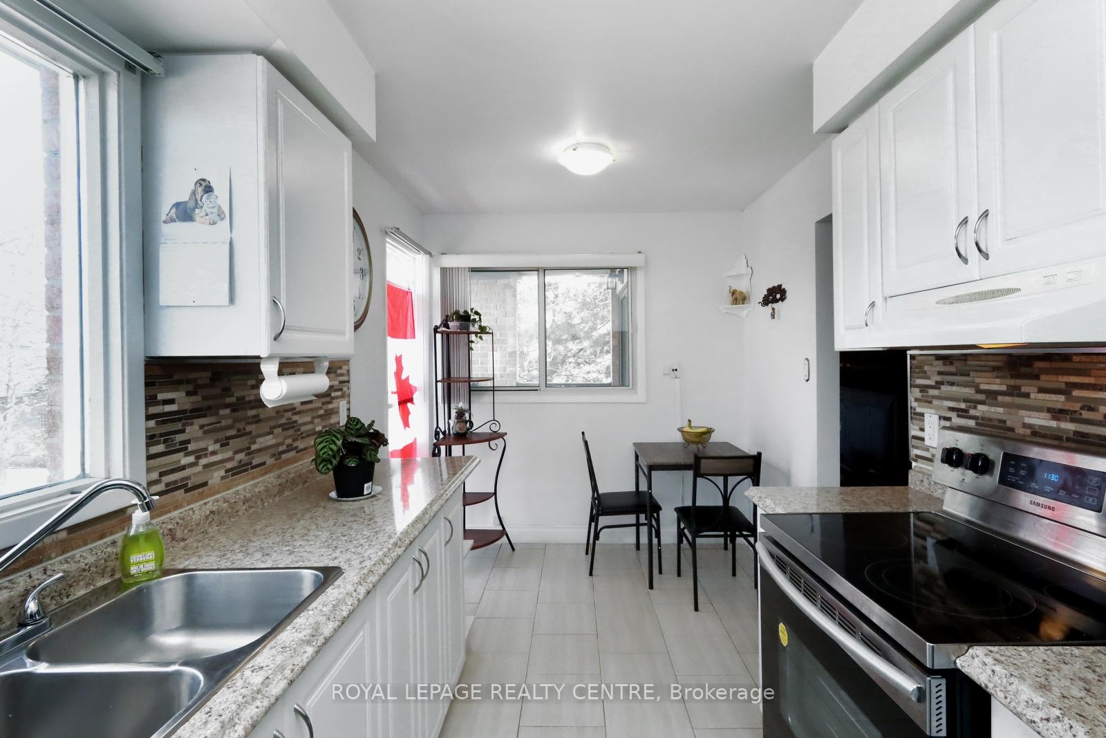 3 Bedrooms Condo at 2866 Battleford, Mississauga For sale