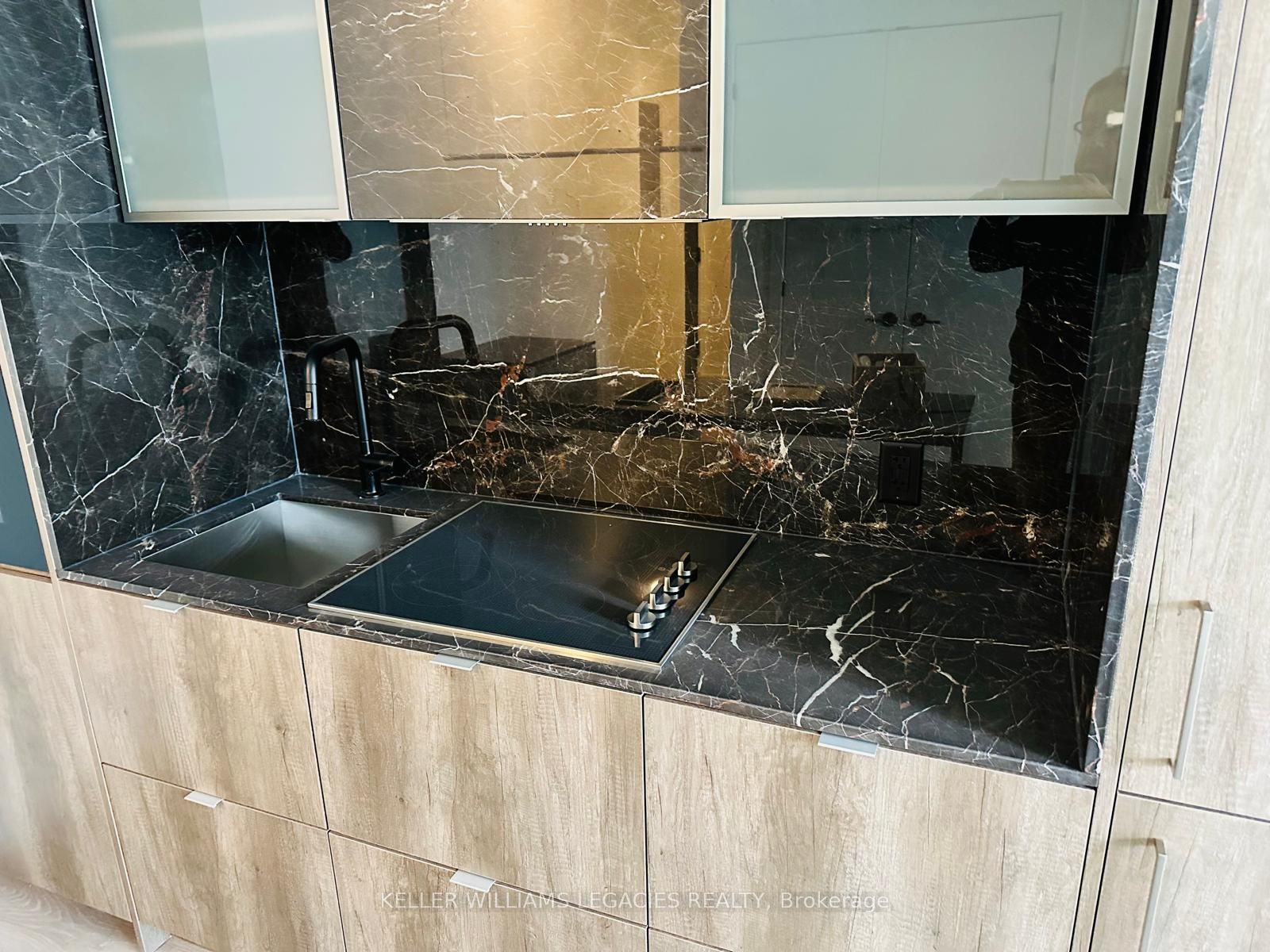 11 Yorkville Avenue, #3106