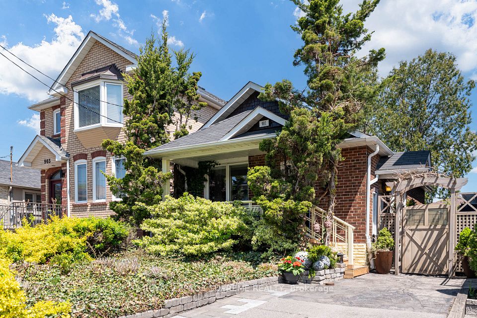 901 St Clarens