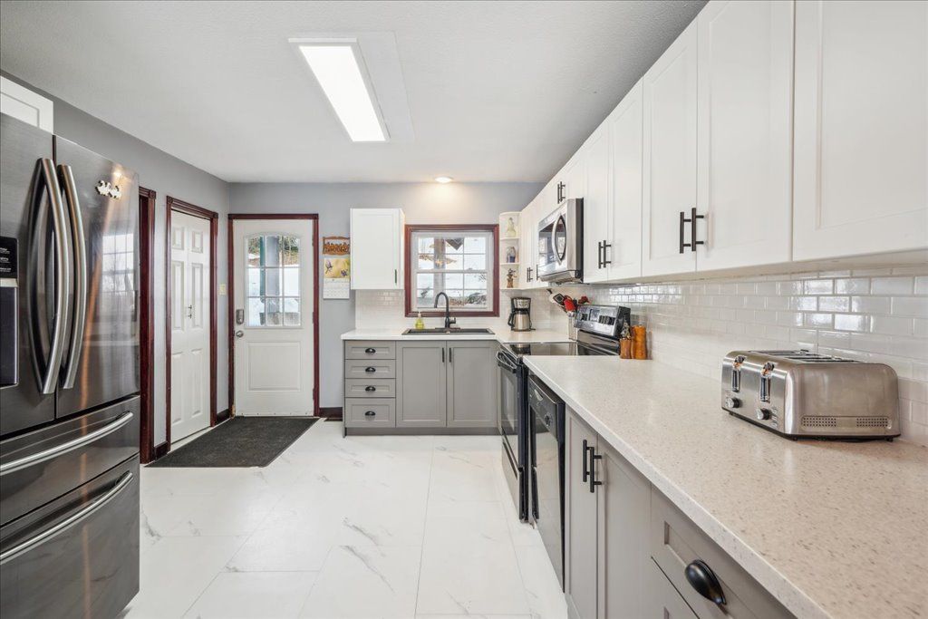 16A Hayhoe Road