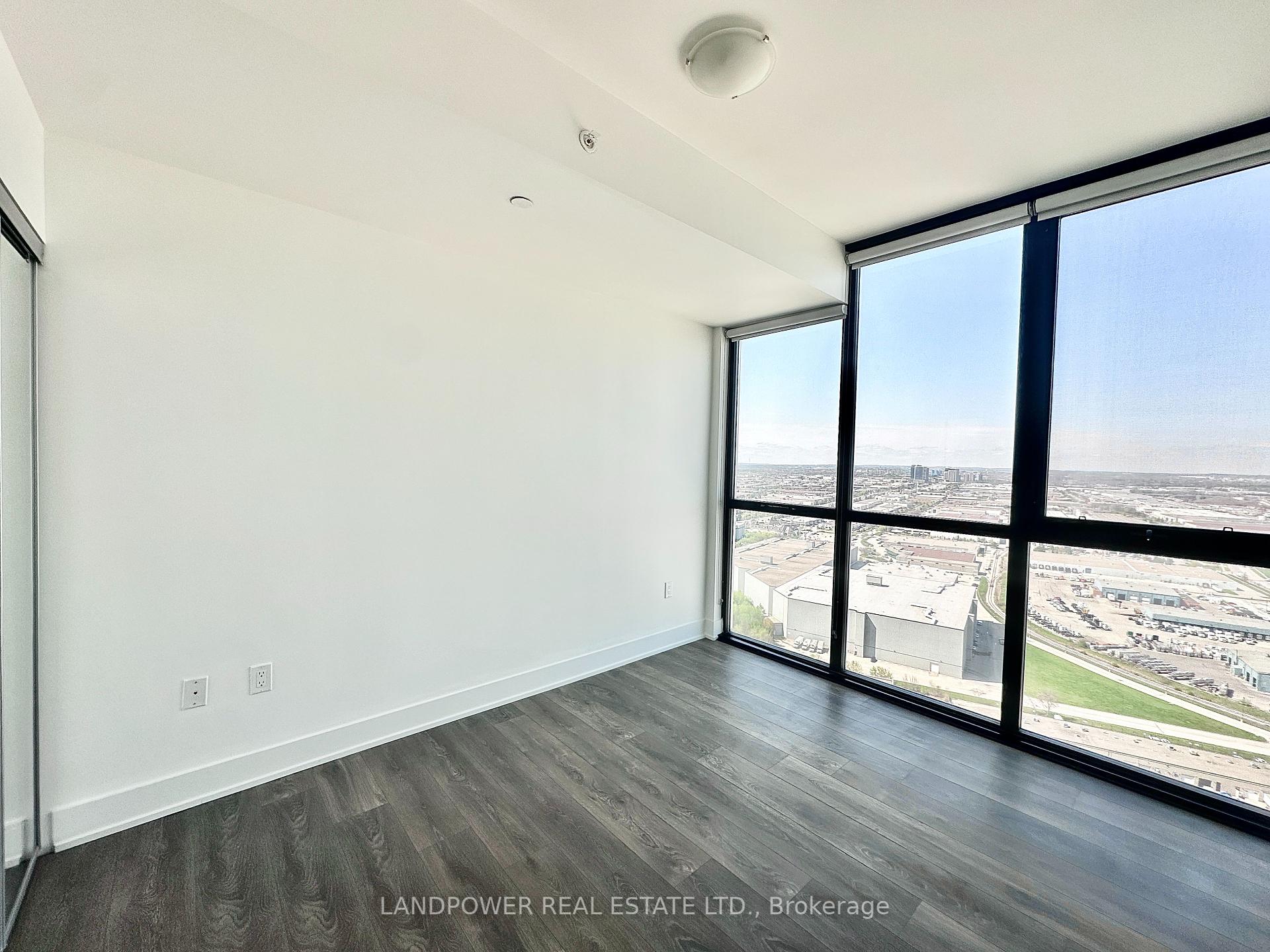 2 Bedrooms Condo at 2908 Highway 7, Vaughan For sale