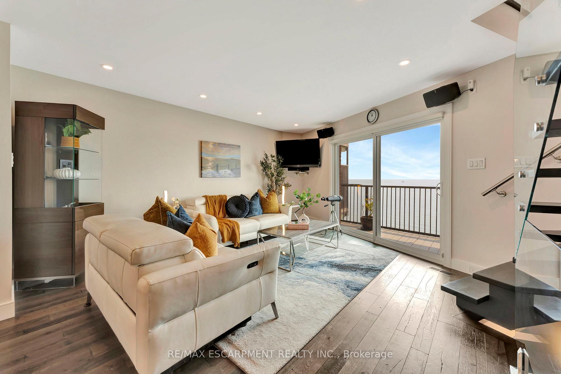 1 Bedroom Condo at 2136 Old Lakeshore, Burlington For sale