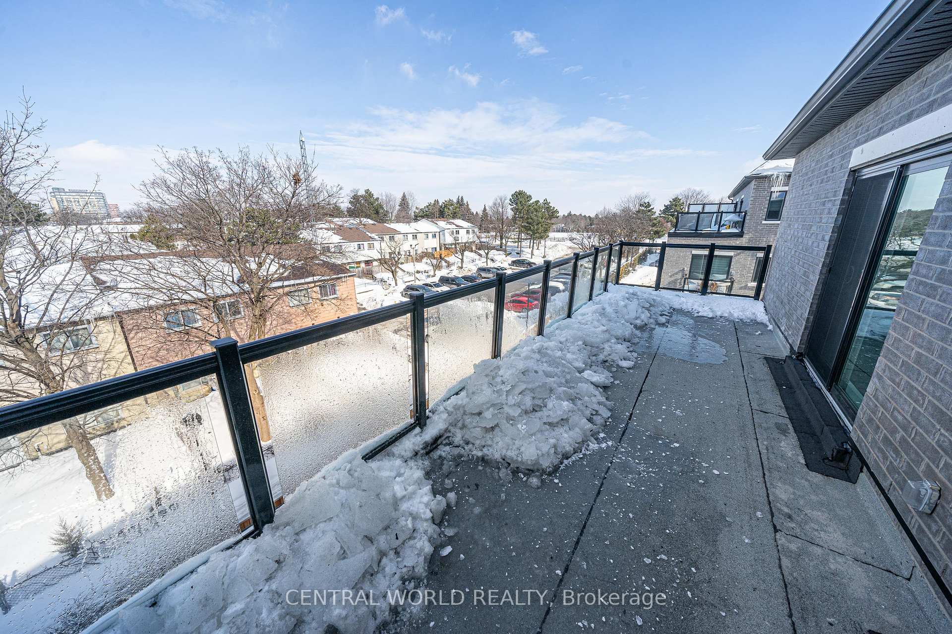 2 Bedrooms Condo at 50 Morecambe, Toronto For sale