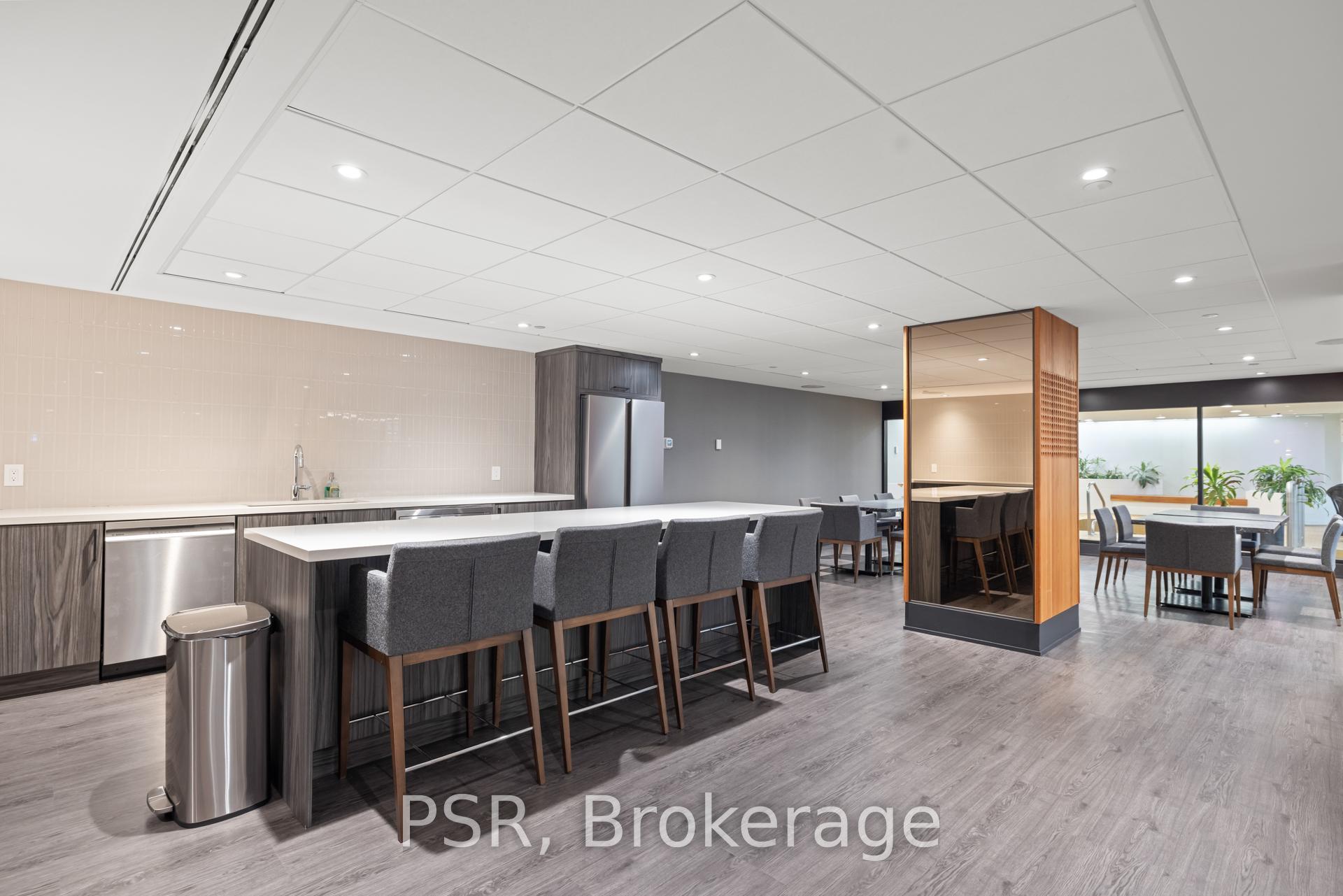 2 Bedrooms Condo at 30 Wellington, Toronto For sale