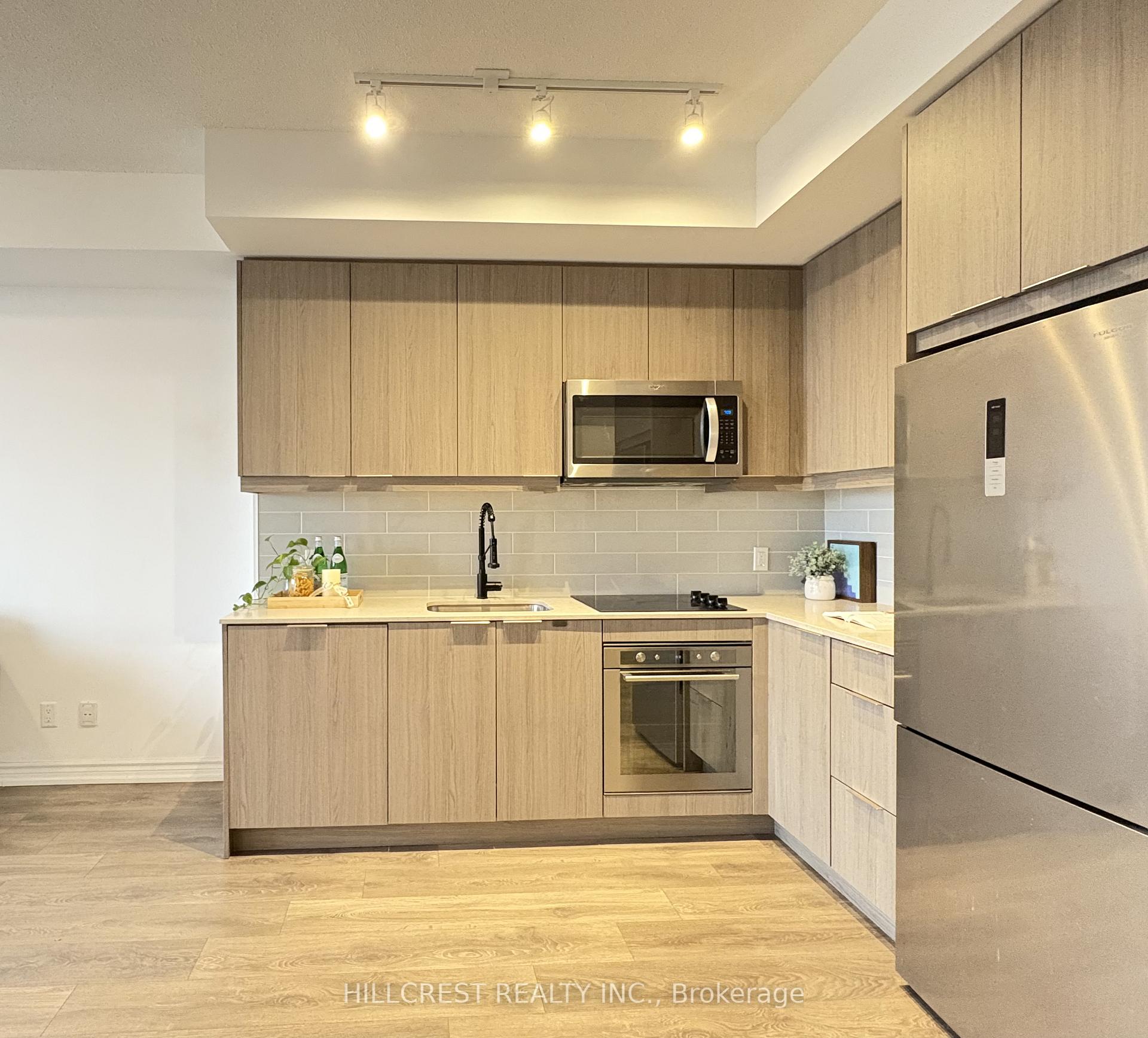 2 Bedrooms Condo at 36 Forest Manor,  Toronto For sale