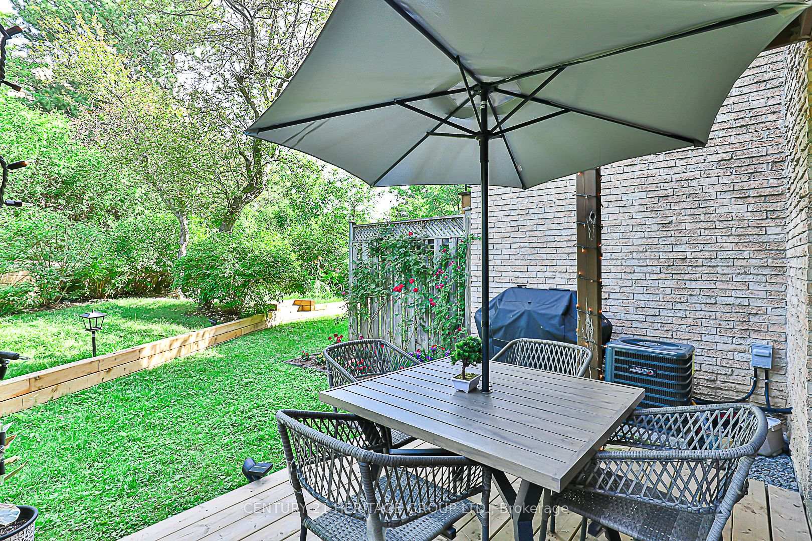 3 Bedrooms Condo at 4 Vale Carse,  Toronto For sale