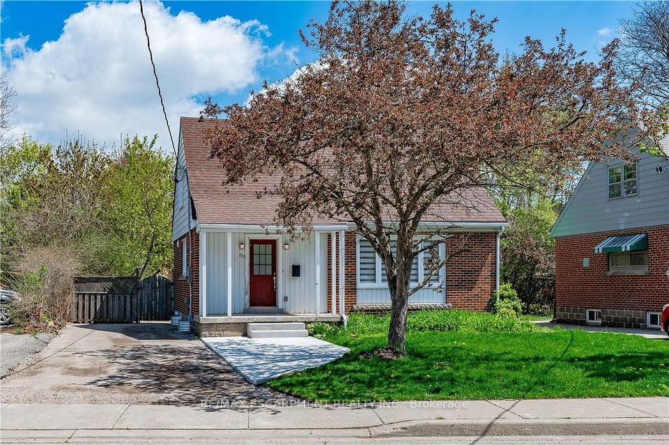 #B - 723 HAGER Avenue, Burlington, ON L7S 1R2