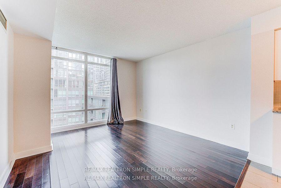 2 Bedrooms Condo at 15 Brunel, Toronto For sale