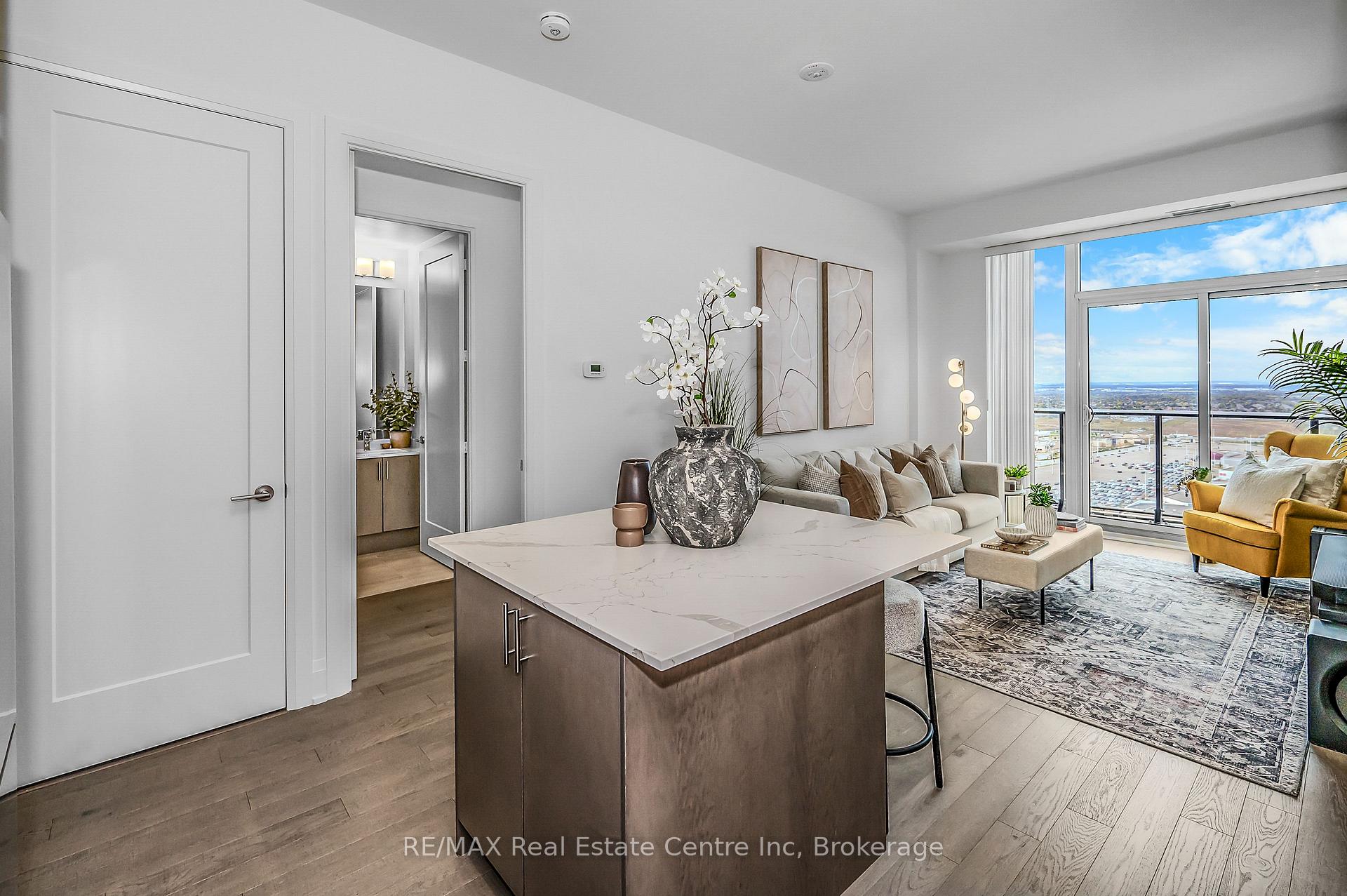2 Bedrooms Condo at 9000 Jane, Vaughan For sale
