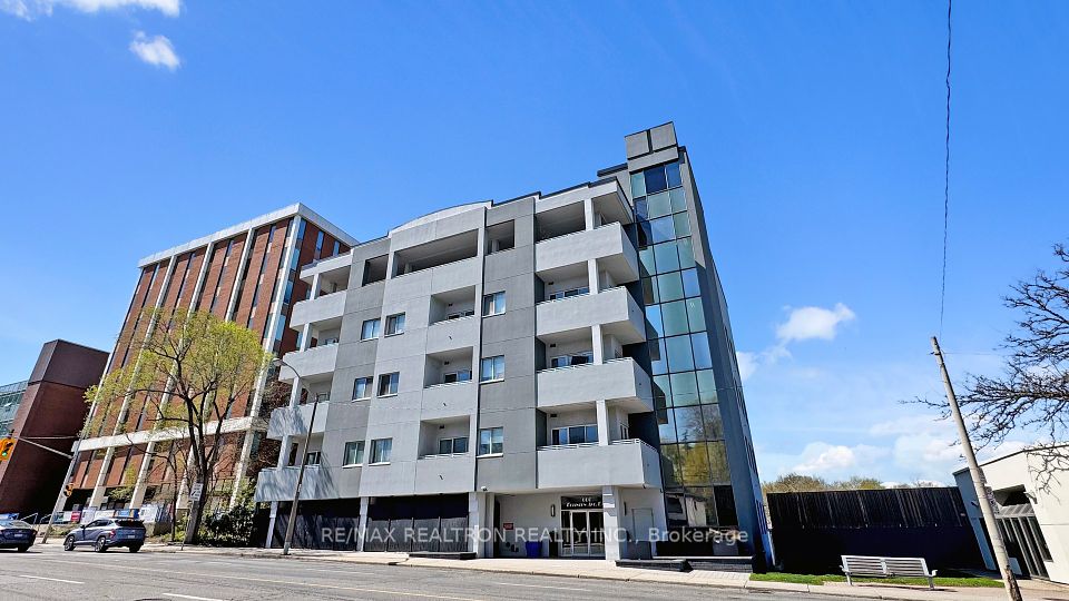 600 Eglinton