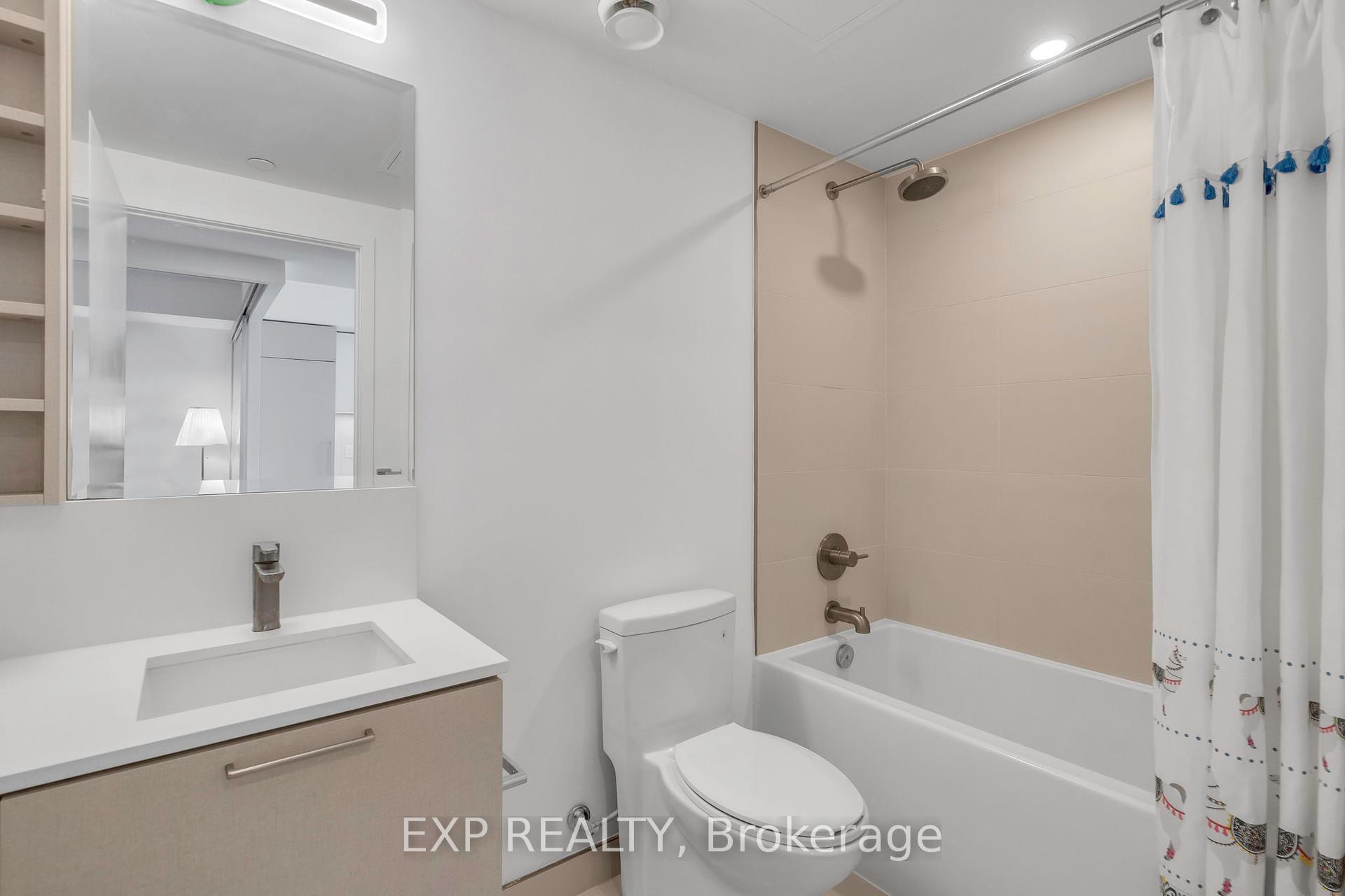 2 Bedrooms Condo at 19 Western Battery, Toronto For sale