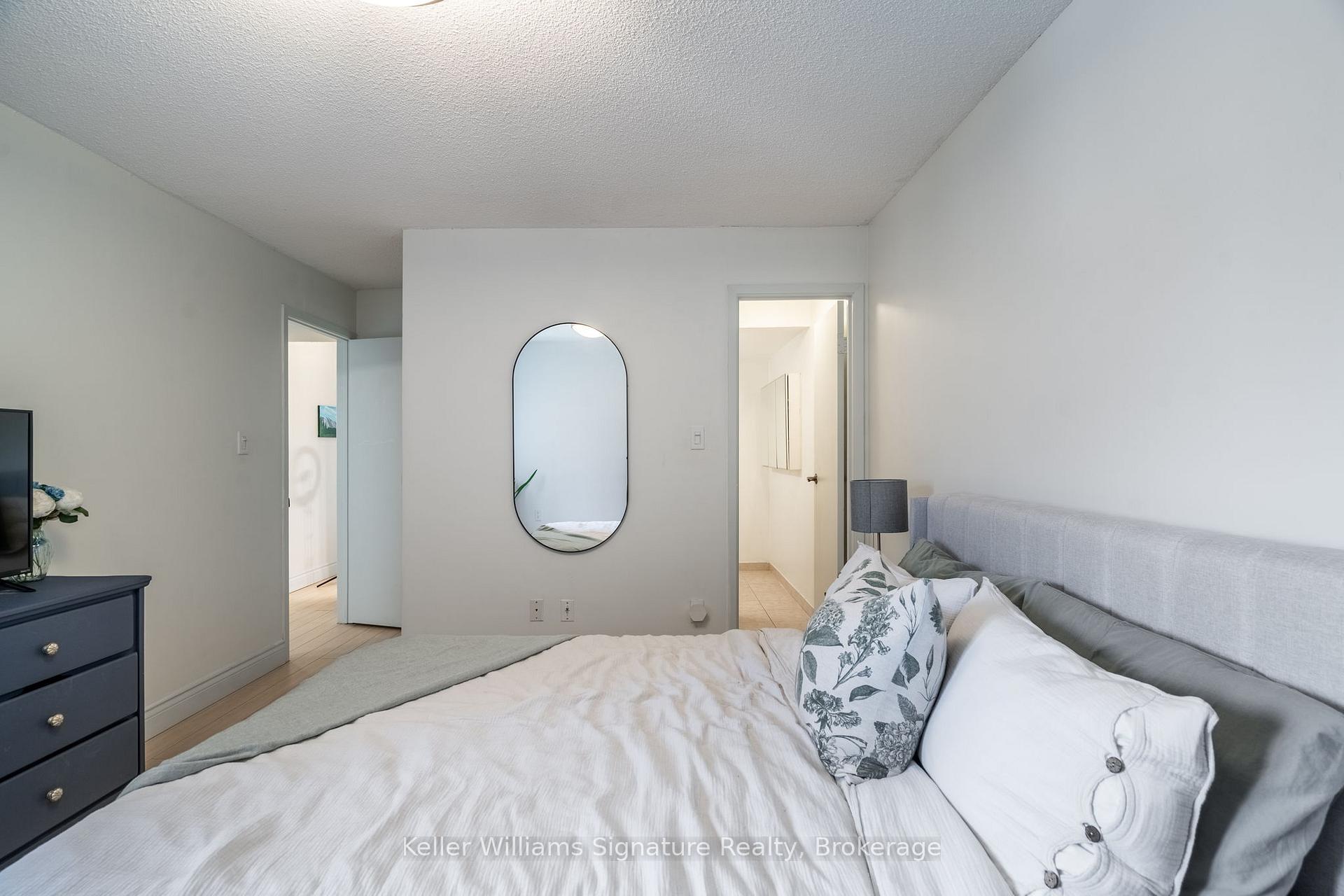 3 Bedrooms Condo at 3835 Lake Shore, Toronto For sale