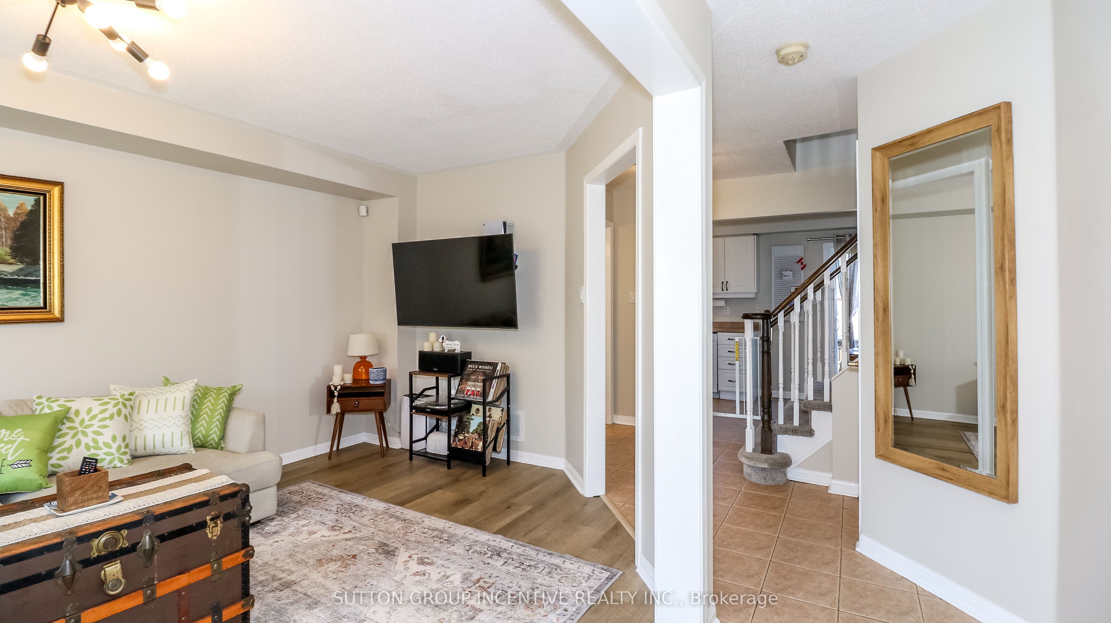 54 Succession Crescent W