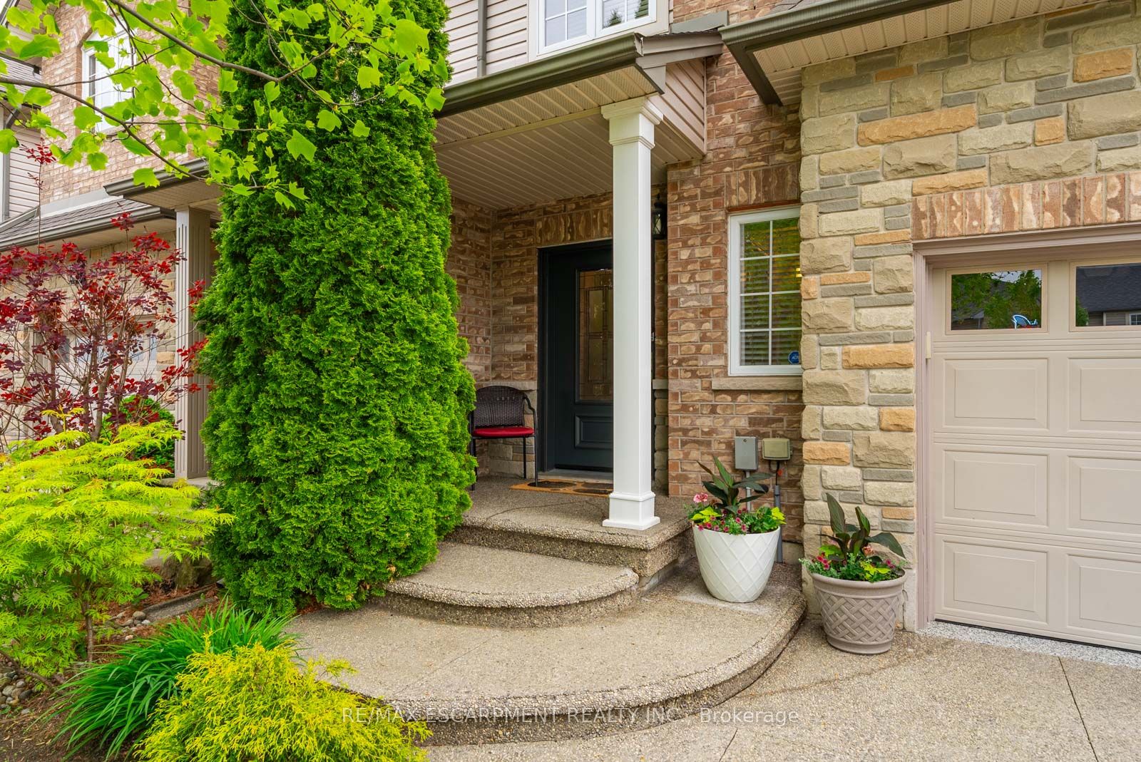 16 OLIVIA Place