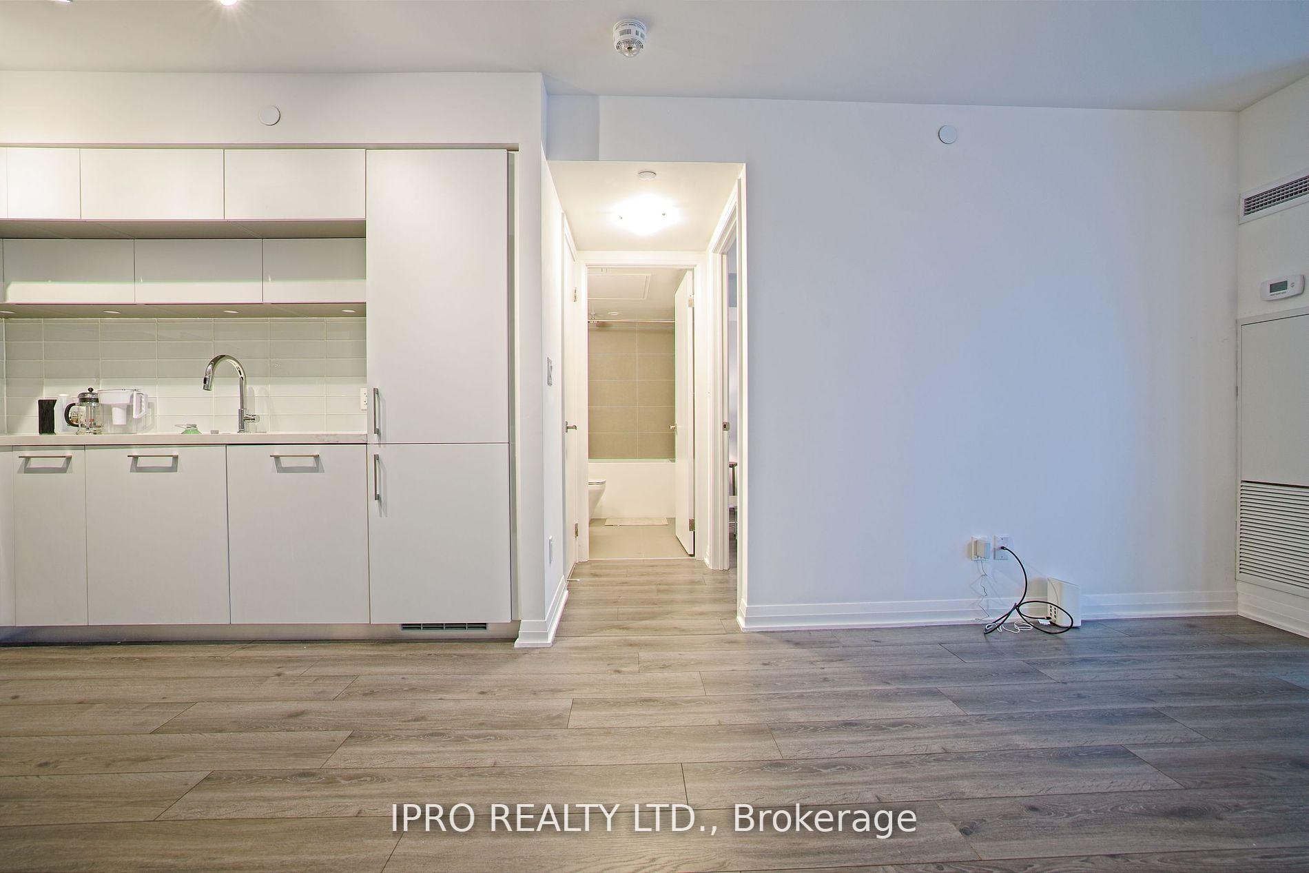 1 Bedroom Condo at 99 Foxbar, Toronto For sale