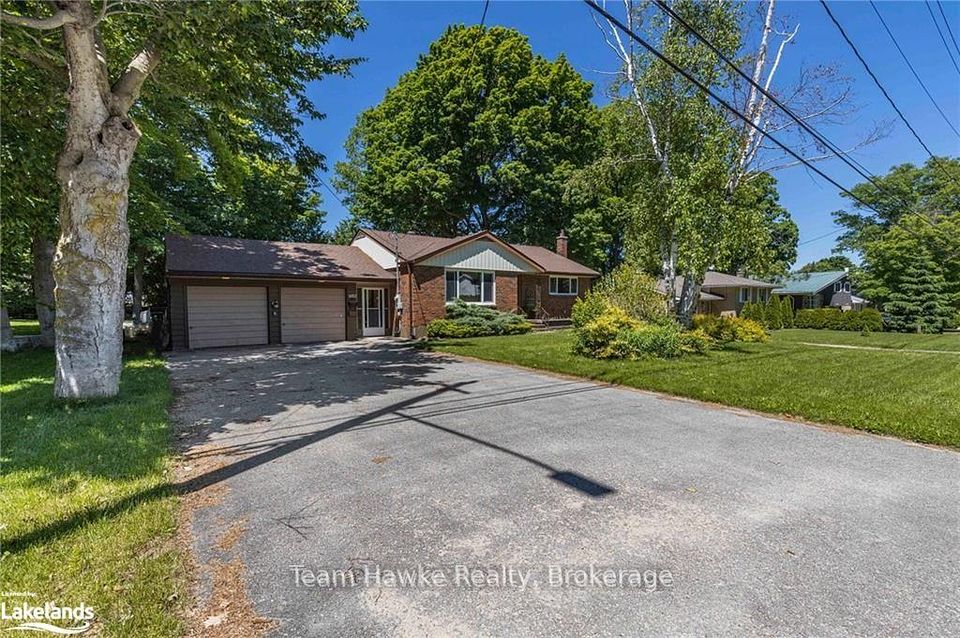 1002 Hugel Avenue, Midland, ON L4R 1Y1