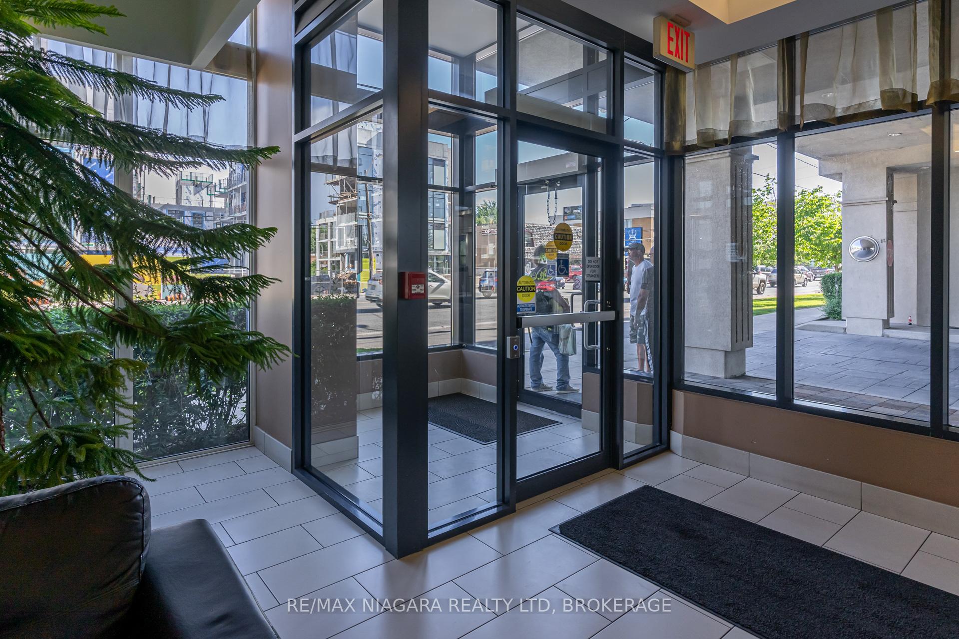 2 Bedrooms Condo at 872 Sheppard, Toronto For sale