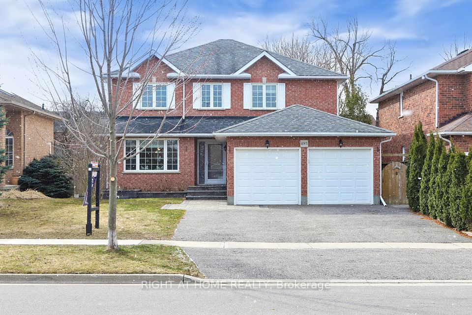 893 Sundance Circle, Oshawa, ON L1J 8P1