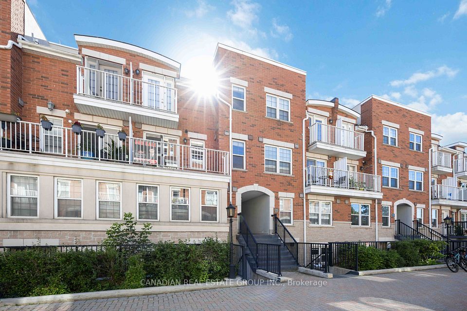 #18 - 37 Four Winds Drive, Toronto, ON M3J 1K7
