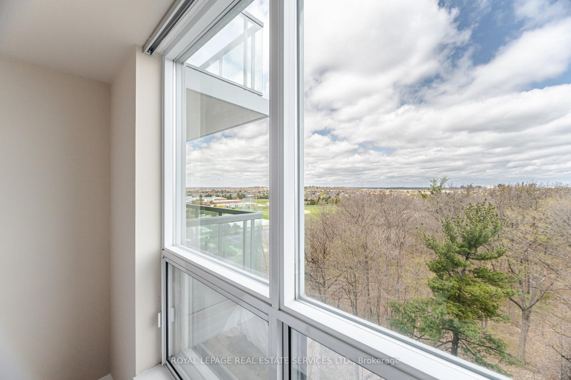 2 Bedrooms Condo at 2585 Erin Centre,  Mississauga For sale