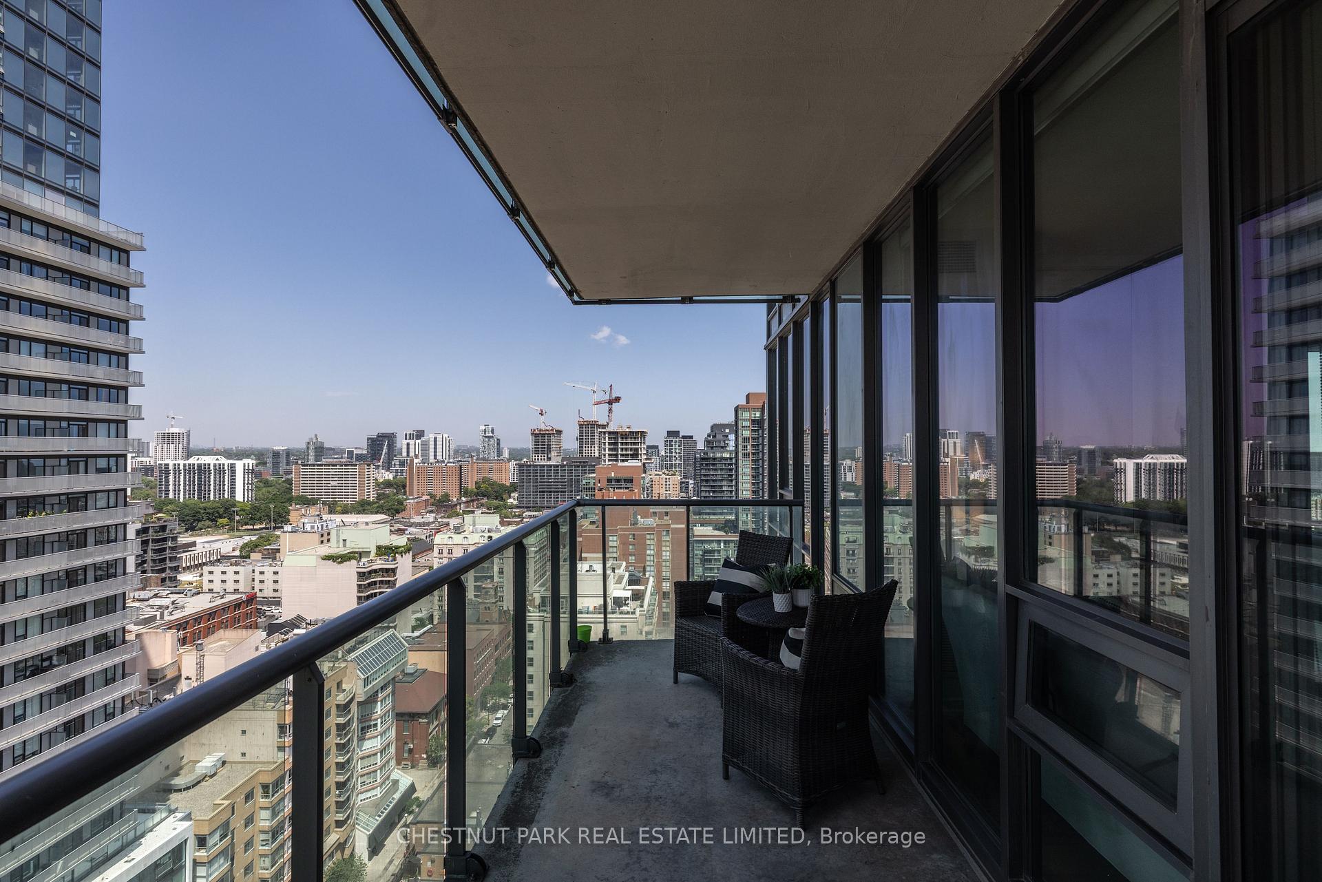 2 Bedrooms Condo at 33 Lombard, Toronto For sale