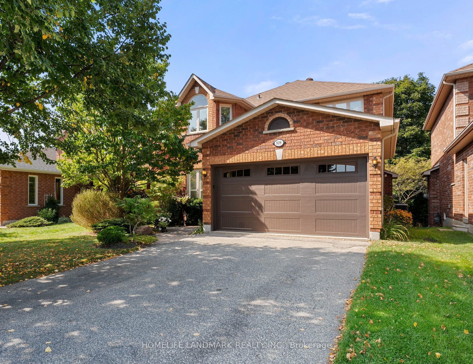 809 Surin Court, Newmarket, ON L3Y 8R3