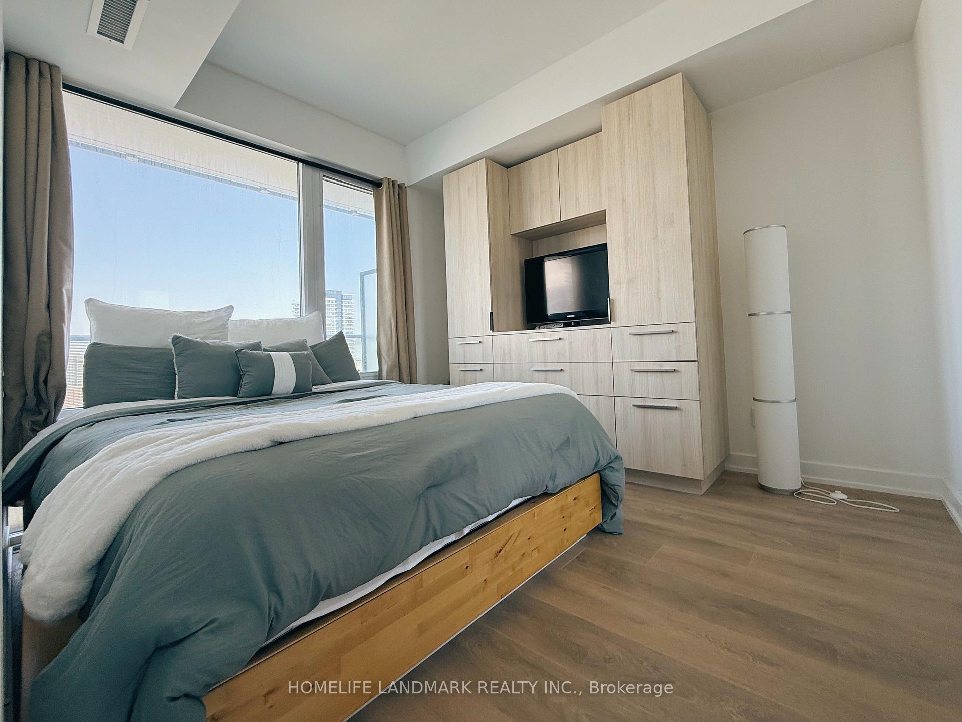 2 Bedrooms Condo at 501 Yonge, Toronto For sale