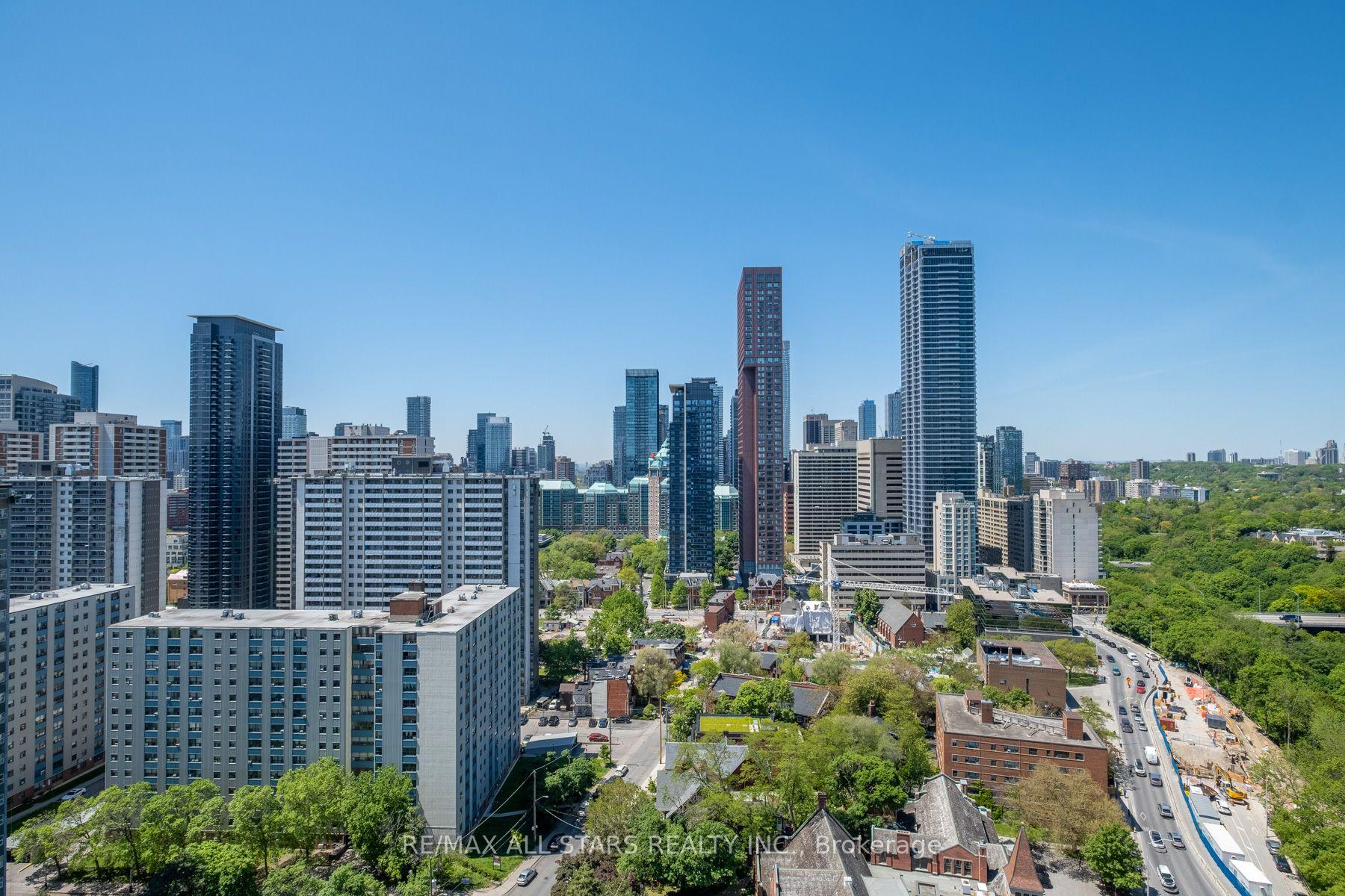 3 Bedrooms Condo at 575 Bloor, Toronto For sale