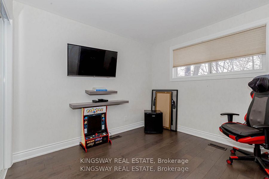 1395 Tyneburn Crescent