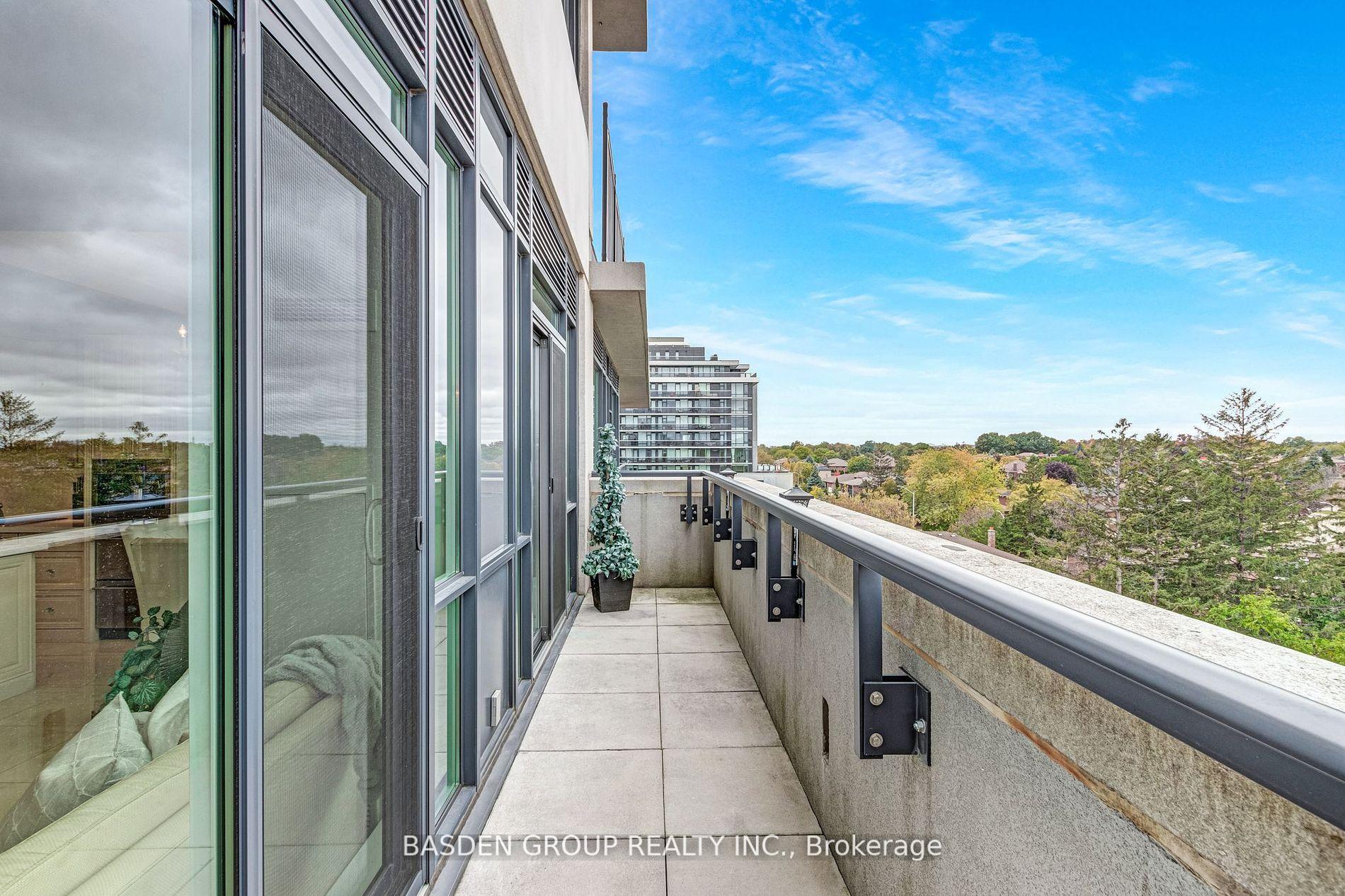 4 Bedrooms Condo at 4700 Highway 7, Vaughan For sale