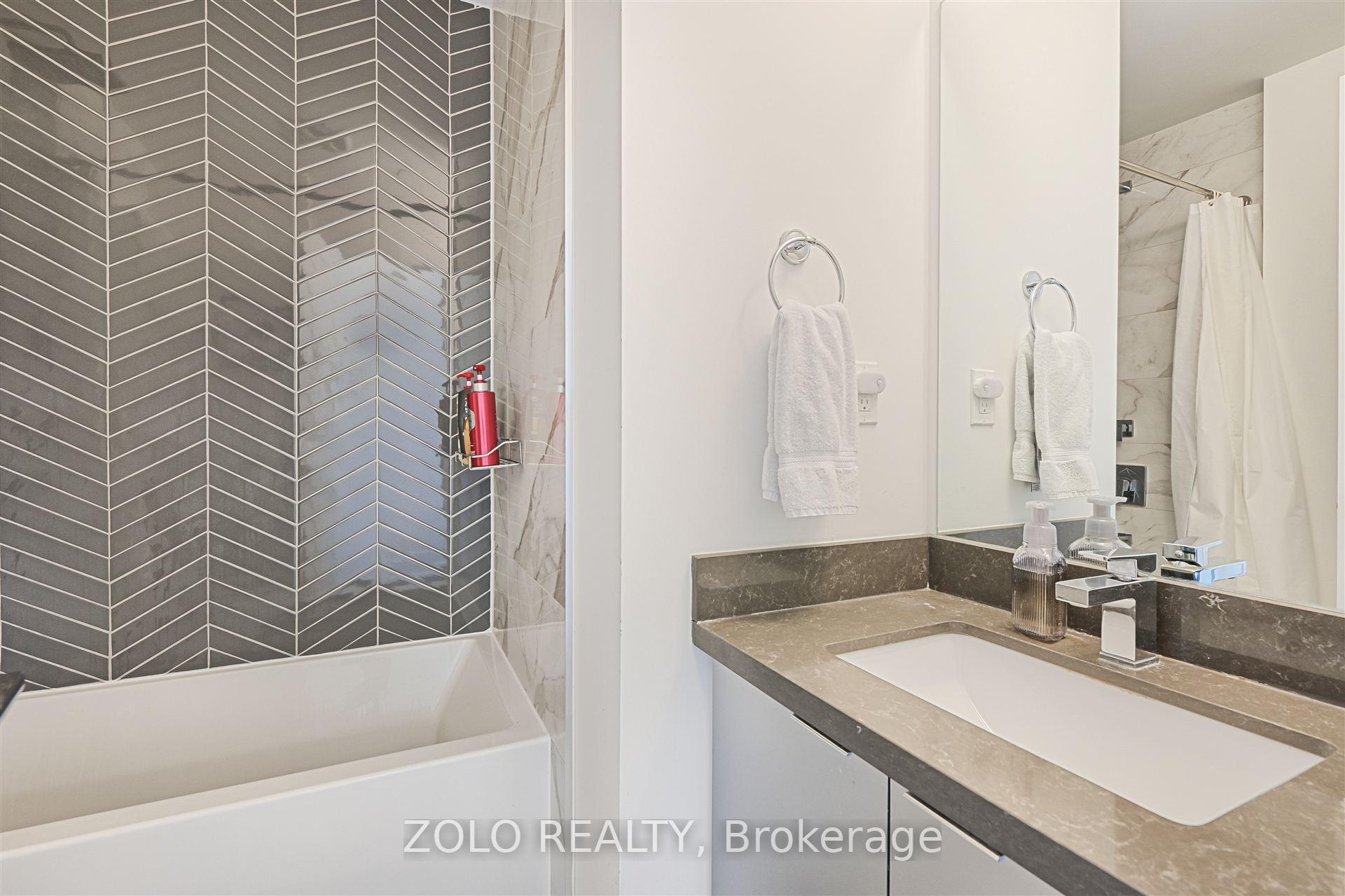 2 Bedrooms Condo at 2908 highway 7,  Vaughan For sale