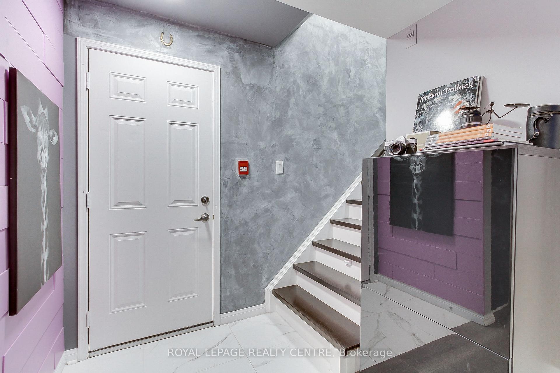 3 Bedrooms Condo at 750 Neighbourhood,  Mississauga For sale