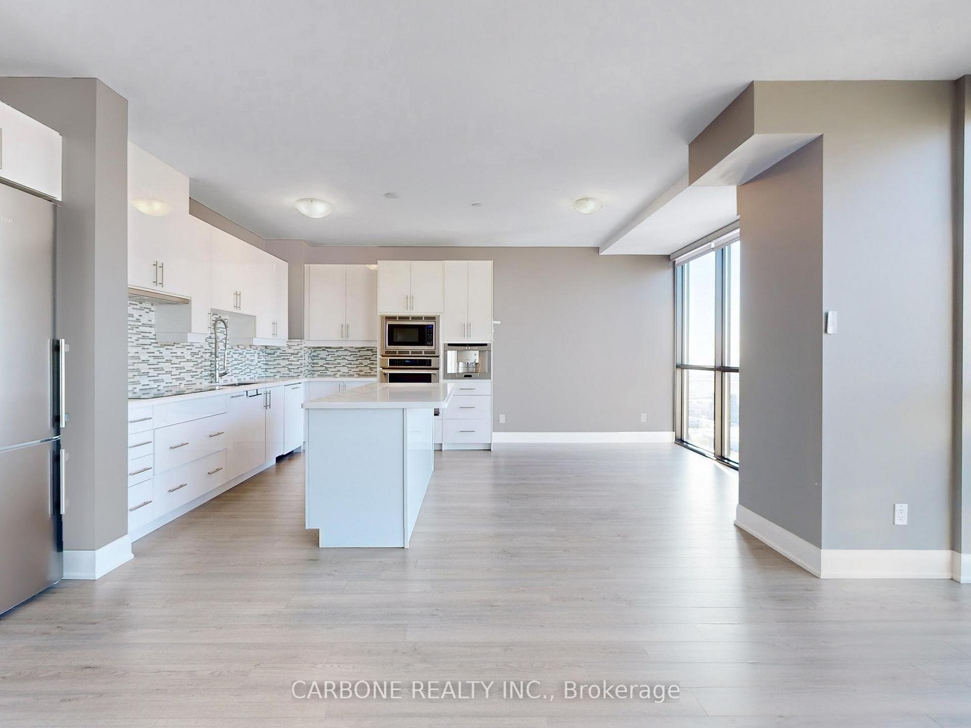 3 Bedrooms Condo at 2900 Hwy 7, Vaughan For sale