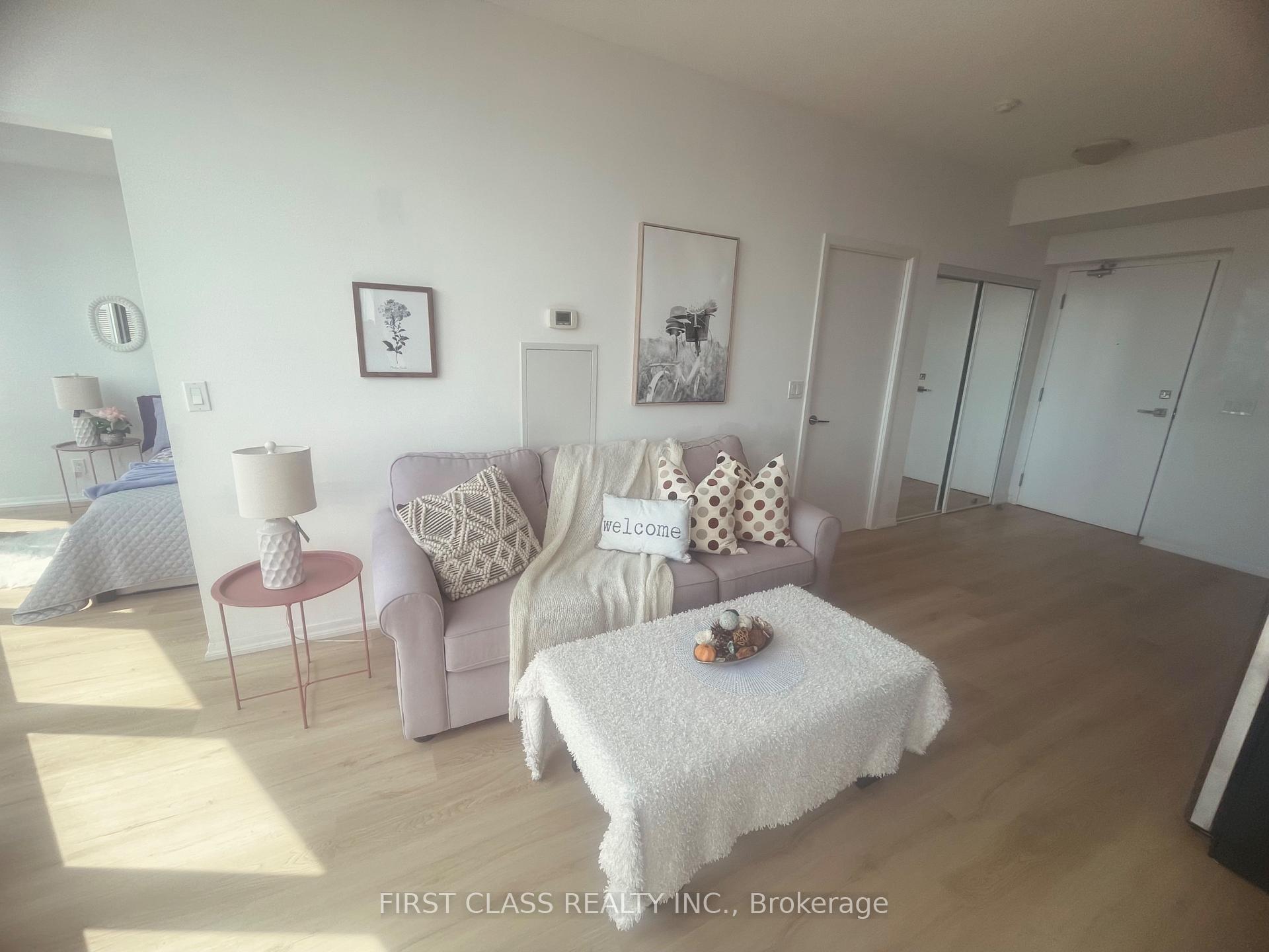 1 Bedroom Condo at 832 Bay,  Toronto For sale