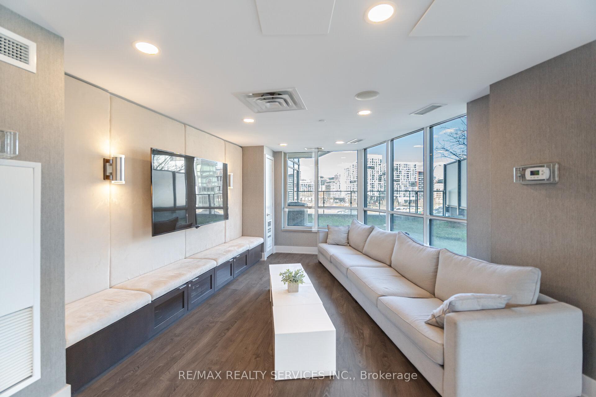 1 Bedroom Condo at 50 Bruyeres, Toronto For sale