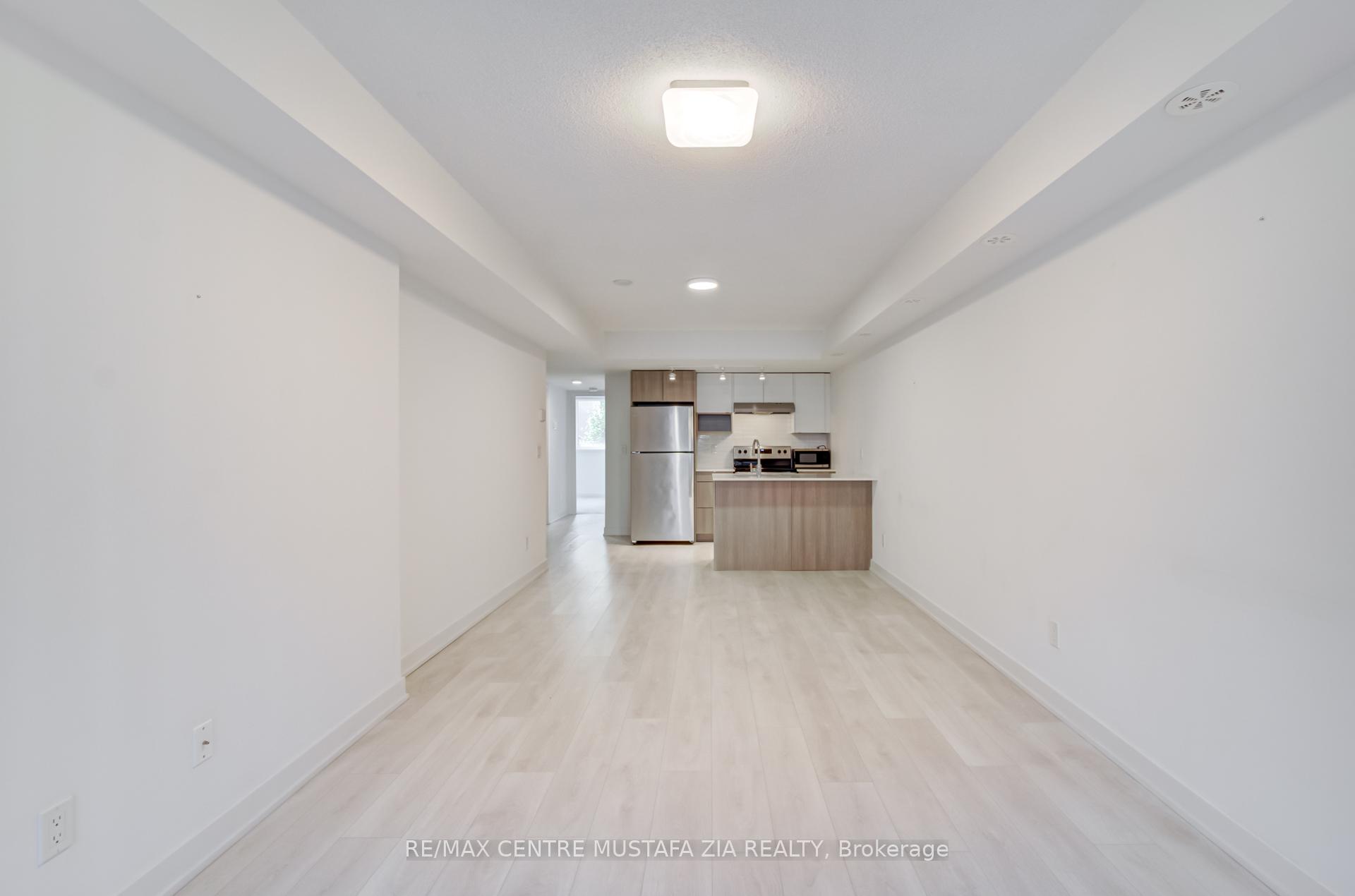2 Bedrooms Condo at 1129 Cooke, Burlington For sale