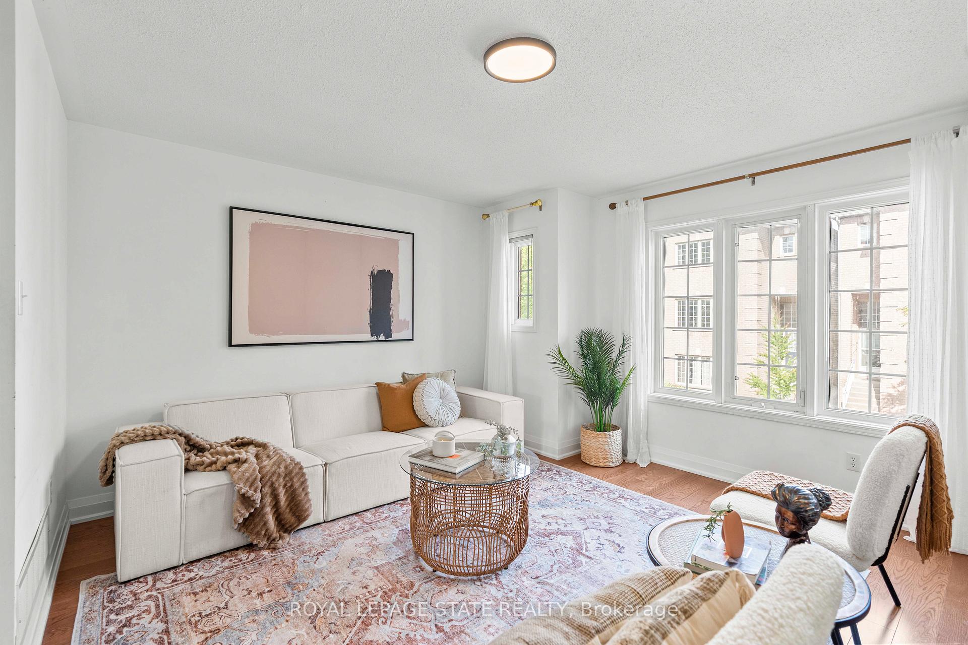 3 Bedrooms Condo at 5090 Fairview, Burlington For sale