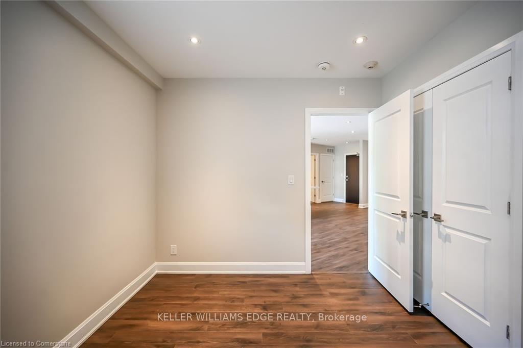 2 Bedrooms Condo at 2 King,  Hamilton For sale