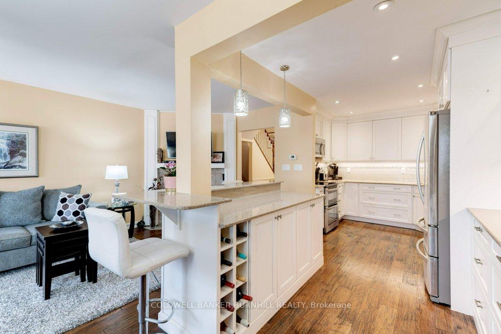3 Bedrooms Condo at 2301 CAVENDISH,  Burlington For sale