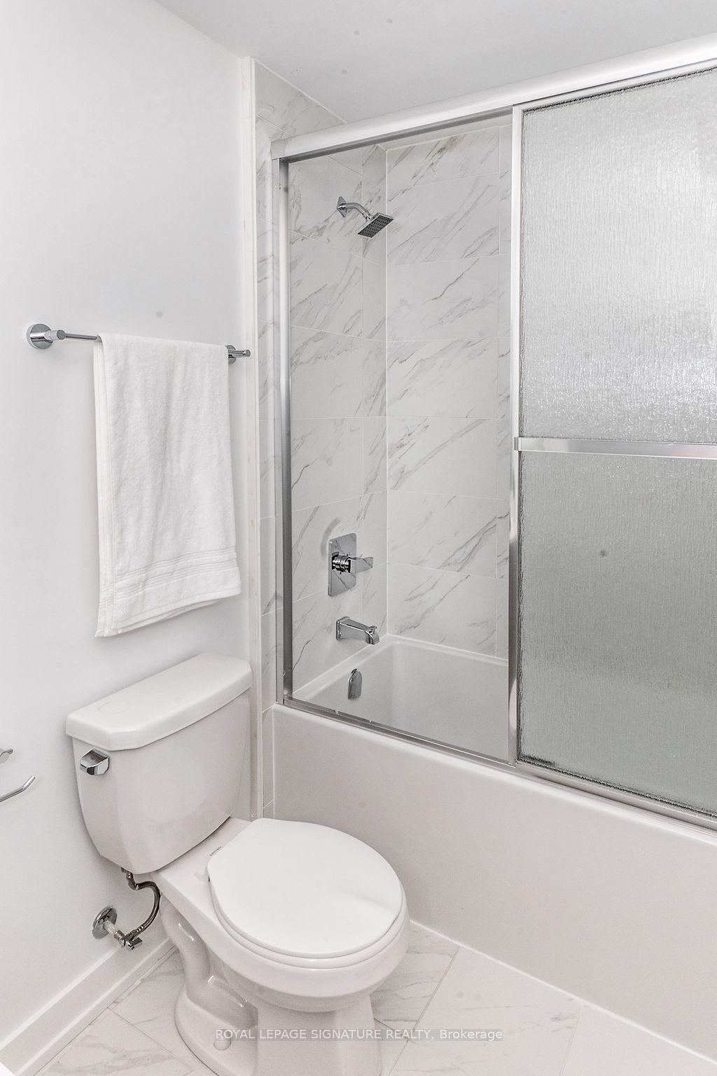 3 Bedrooms Condo at 3074 SIXTH, Oakville For sale
