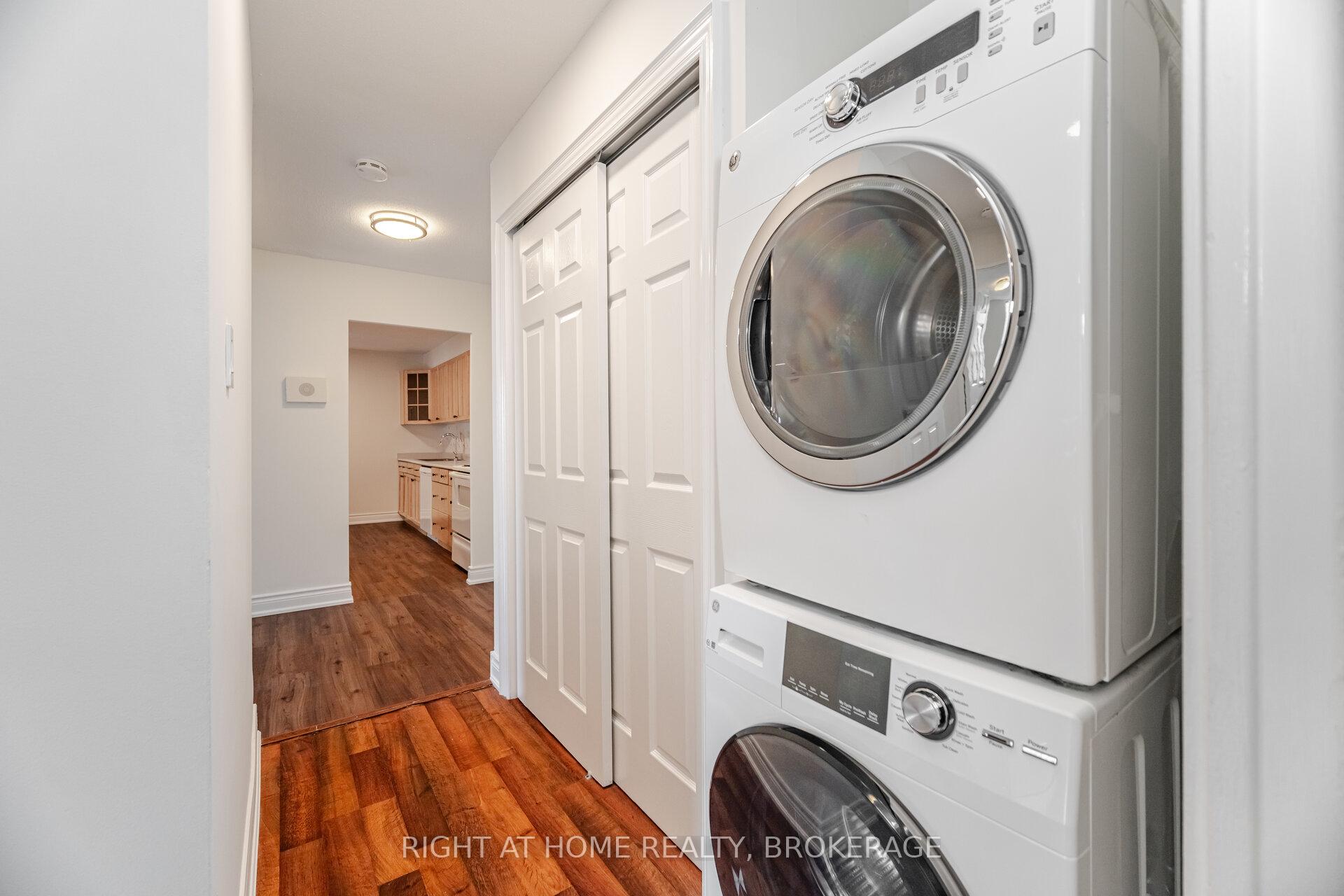 3 Bedrooms Condo at 714 The West Mall, Toronto For sale
