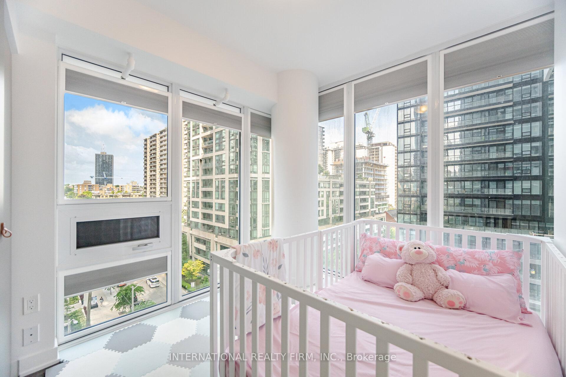 2 Bedrooms Condo at 99 Broadway, Toronto For sale