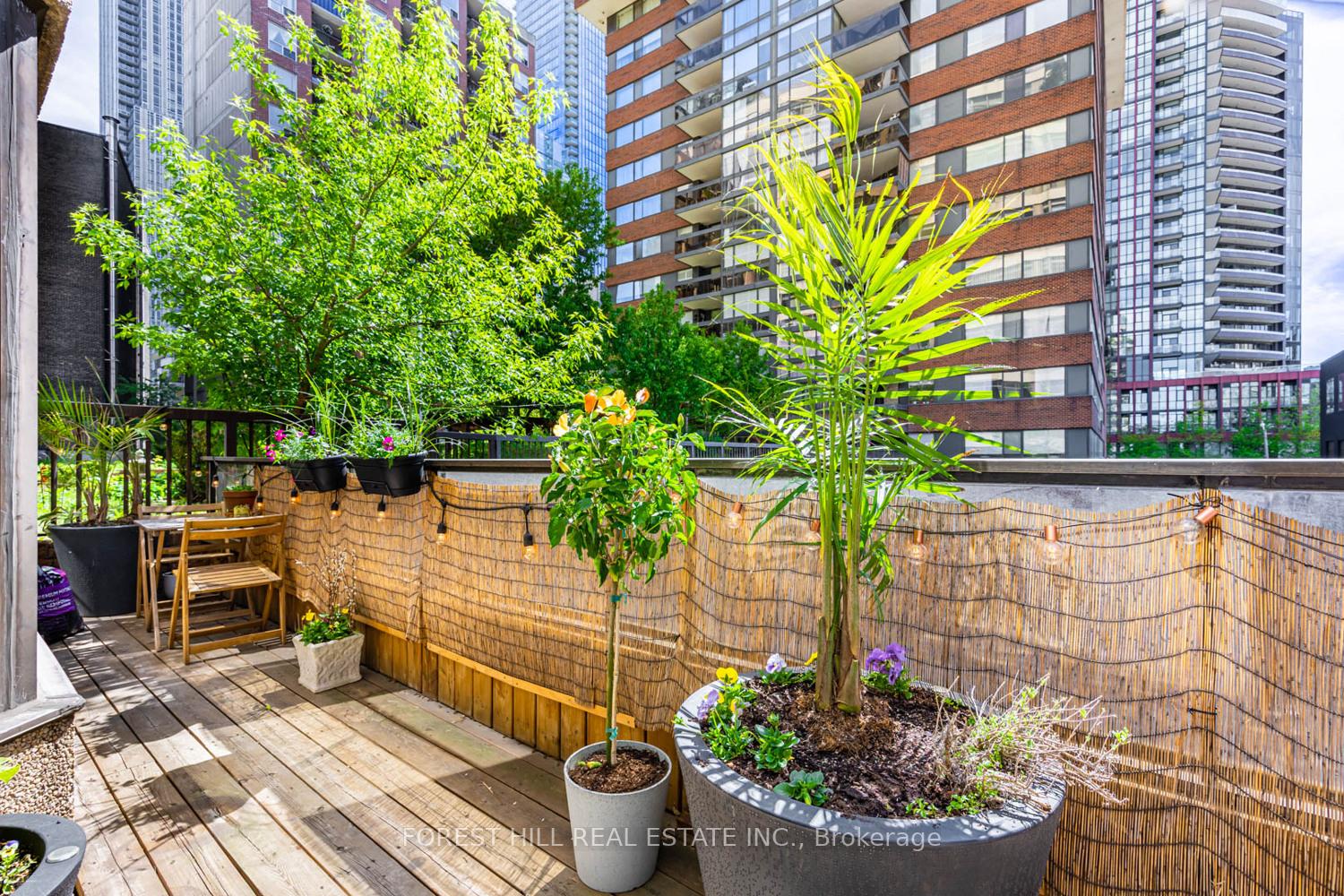 3 Bedrooms Condo at 900 Yonge, Toronto For sale