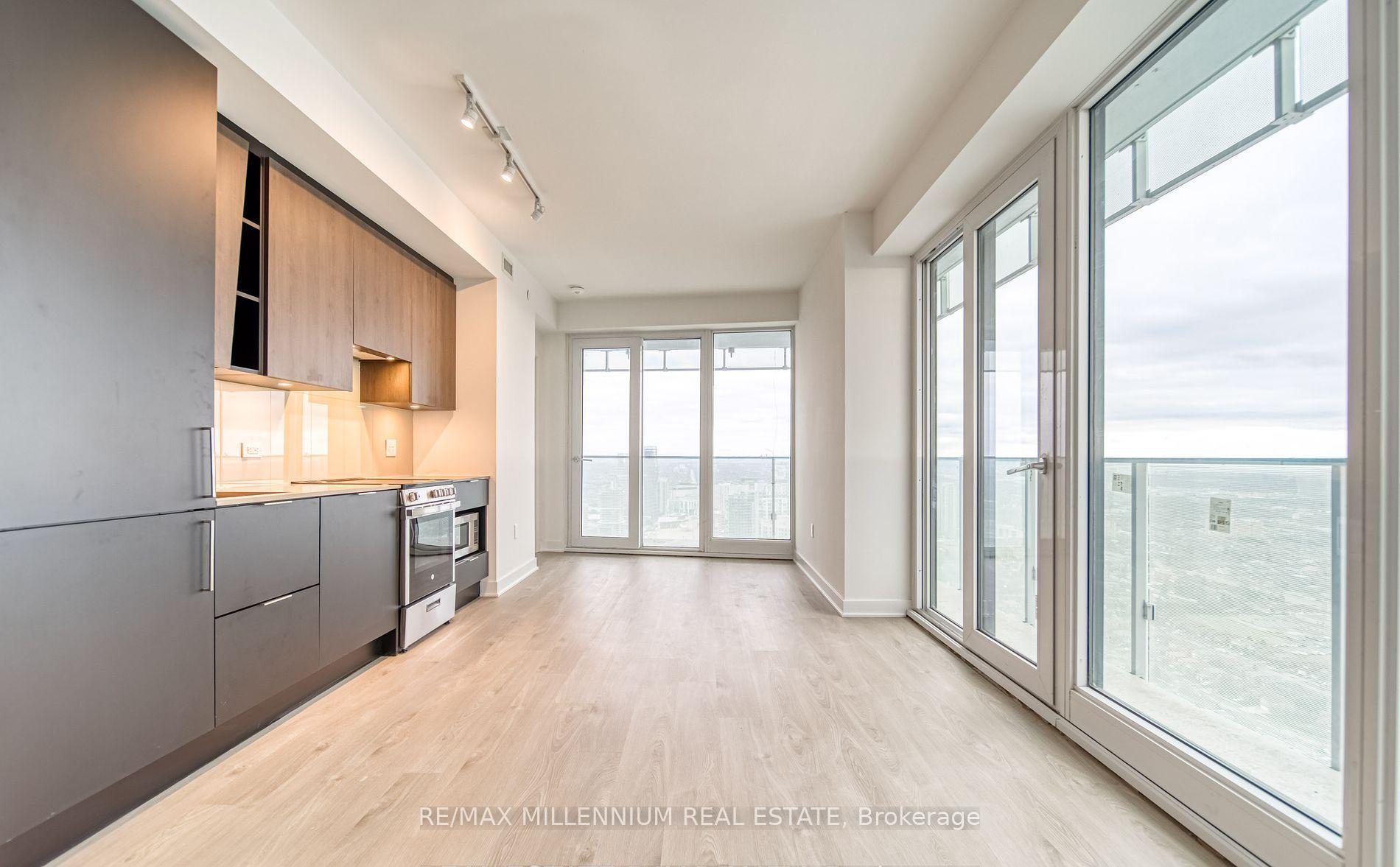 2 Bedrooms Condo at 3900 Confederation, Mississauga For sale
