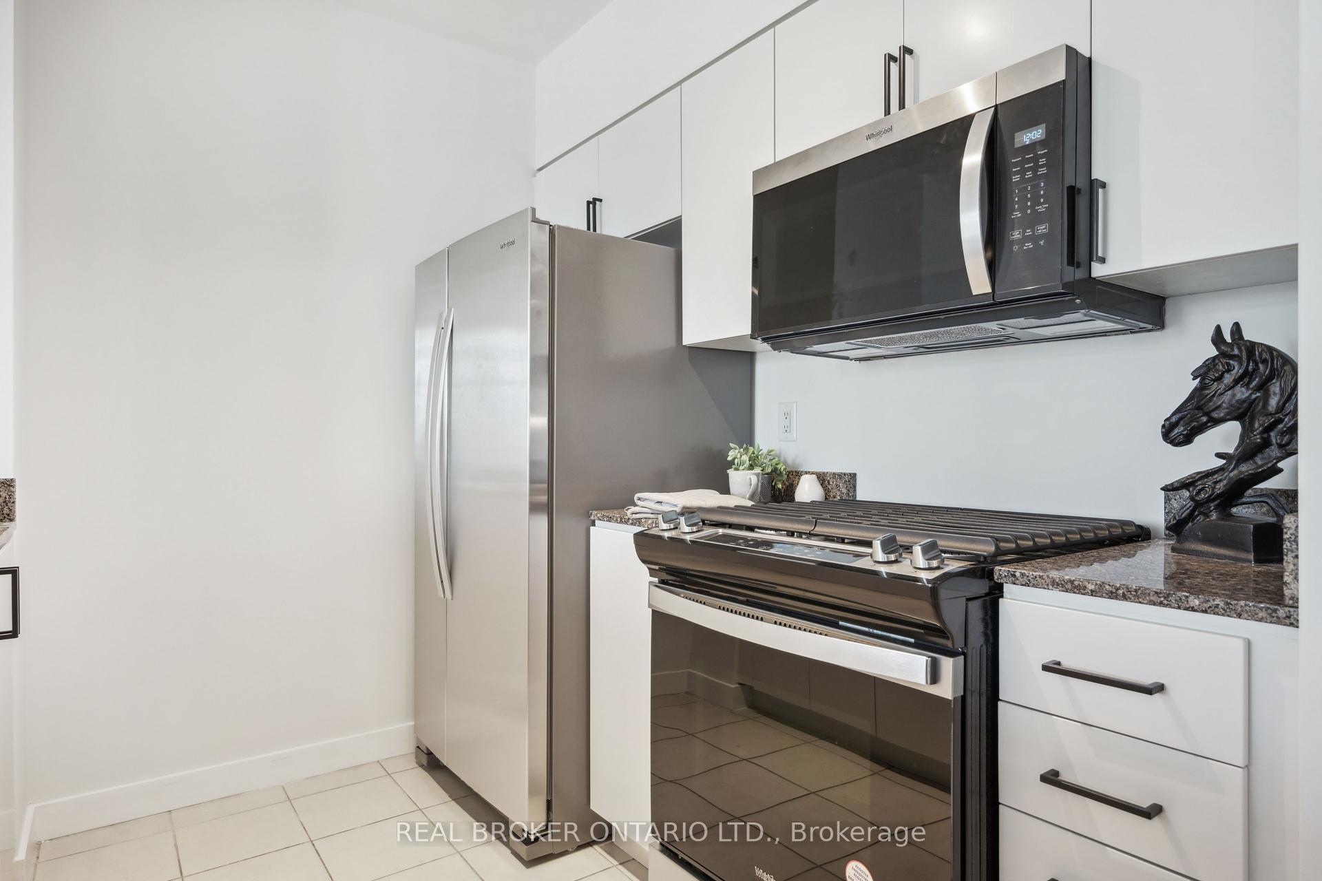 2 Bedrooms Condo at 10 Navy Wharf, Toronto For sale