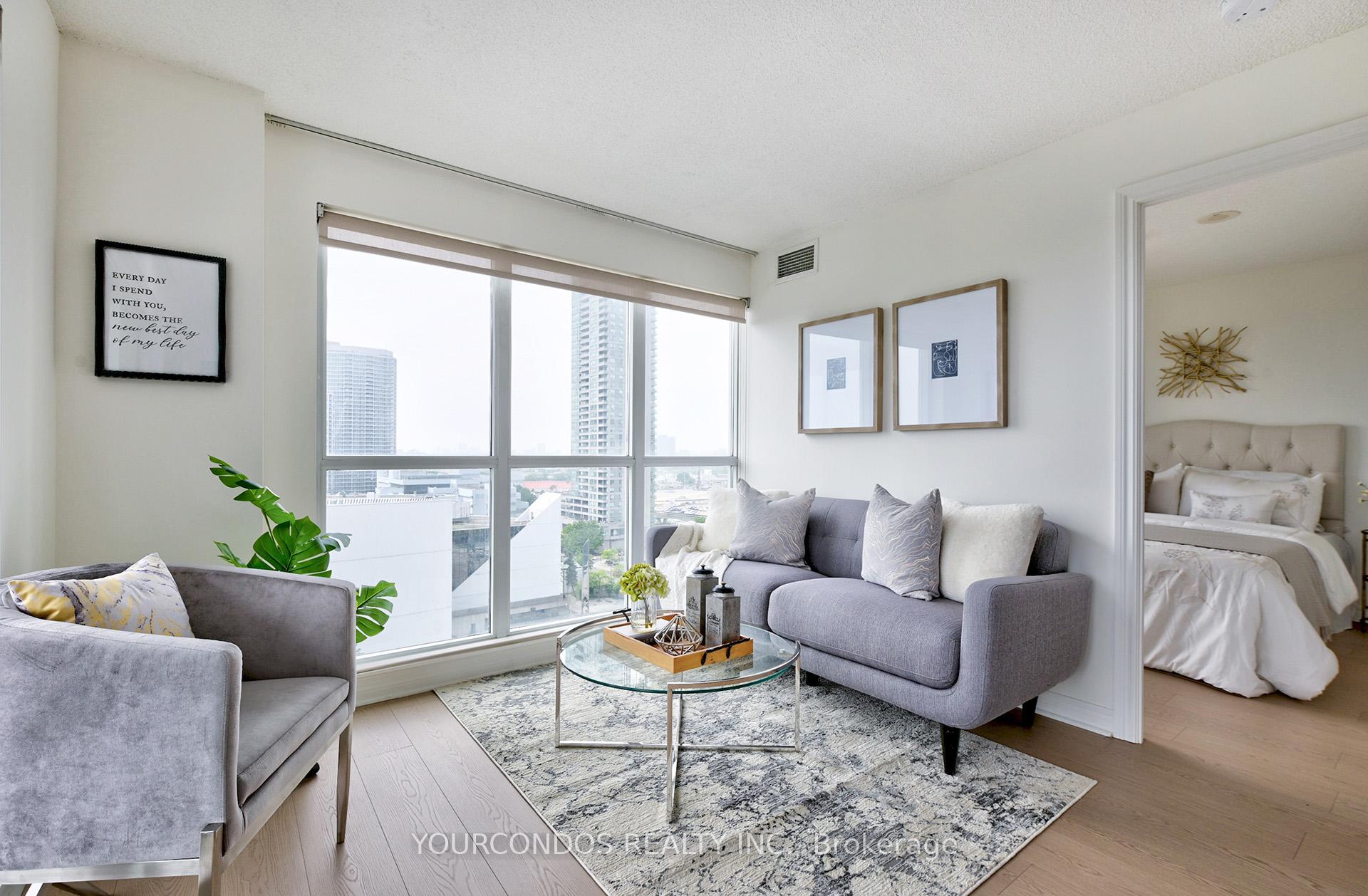 2 Bedrooms Condo at 60 Town Centre, Toronto For sale