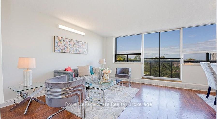 3 Bedrooms Condo at 1050 Stainton,  Mississauga For sale